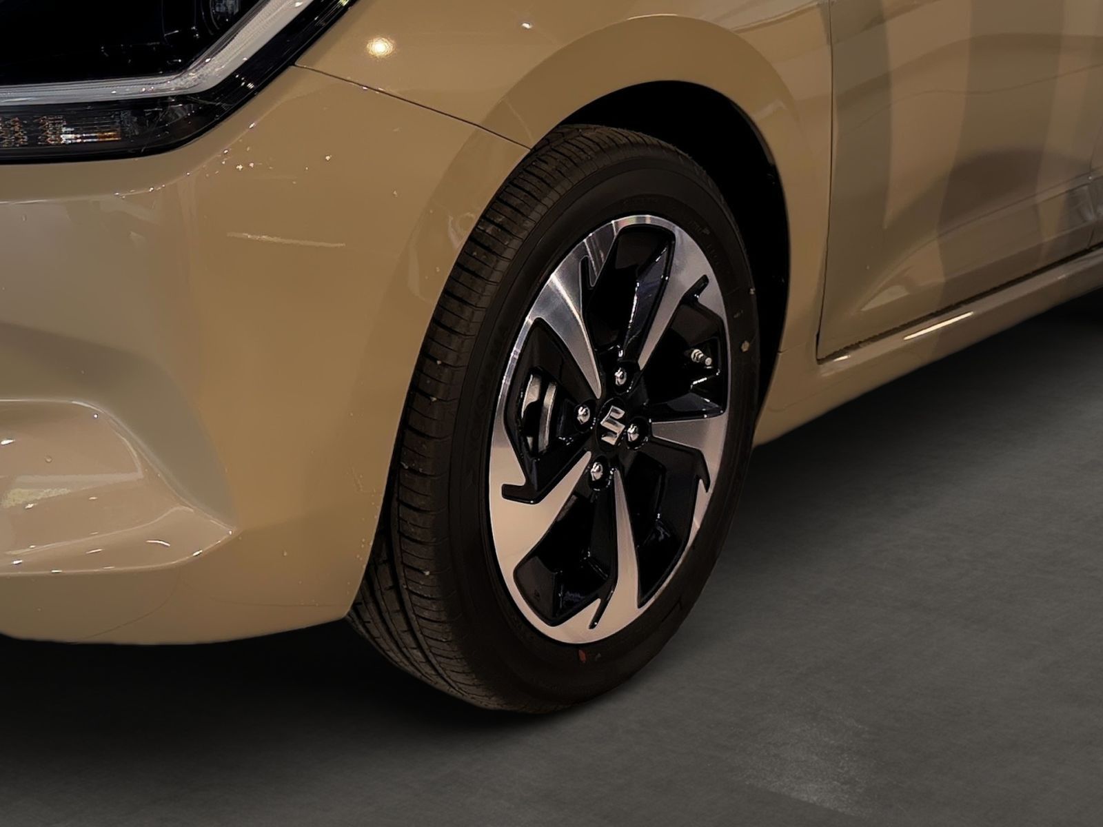 SUZUKI SWIFT COMFORT+ CVT HYBRID (61kW)