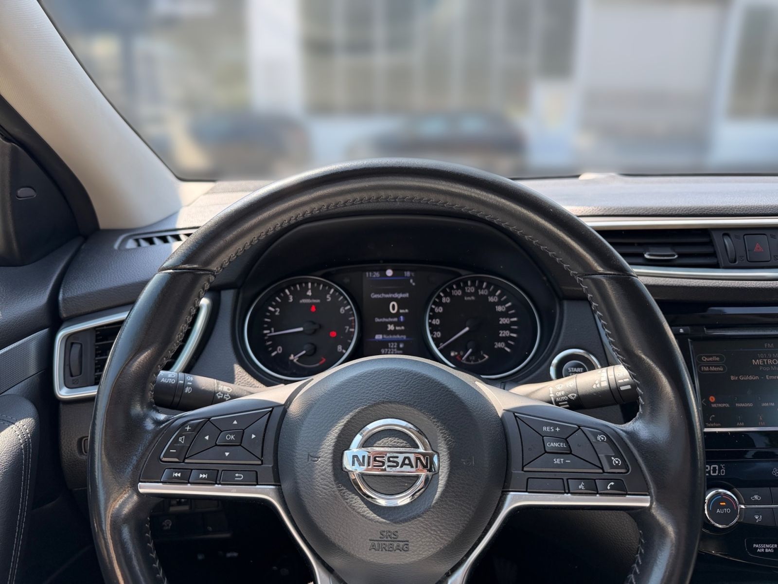 NISSAN Qashqai N-Connecta 1.3 DIG-T 6MT Navi*PDC*CAM