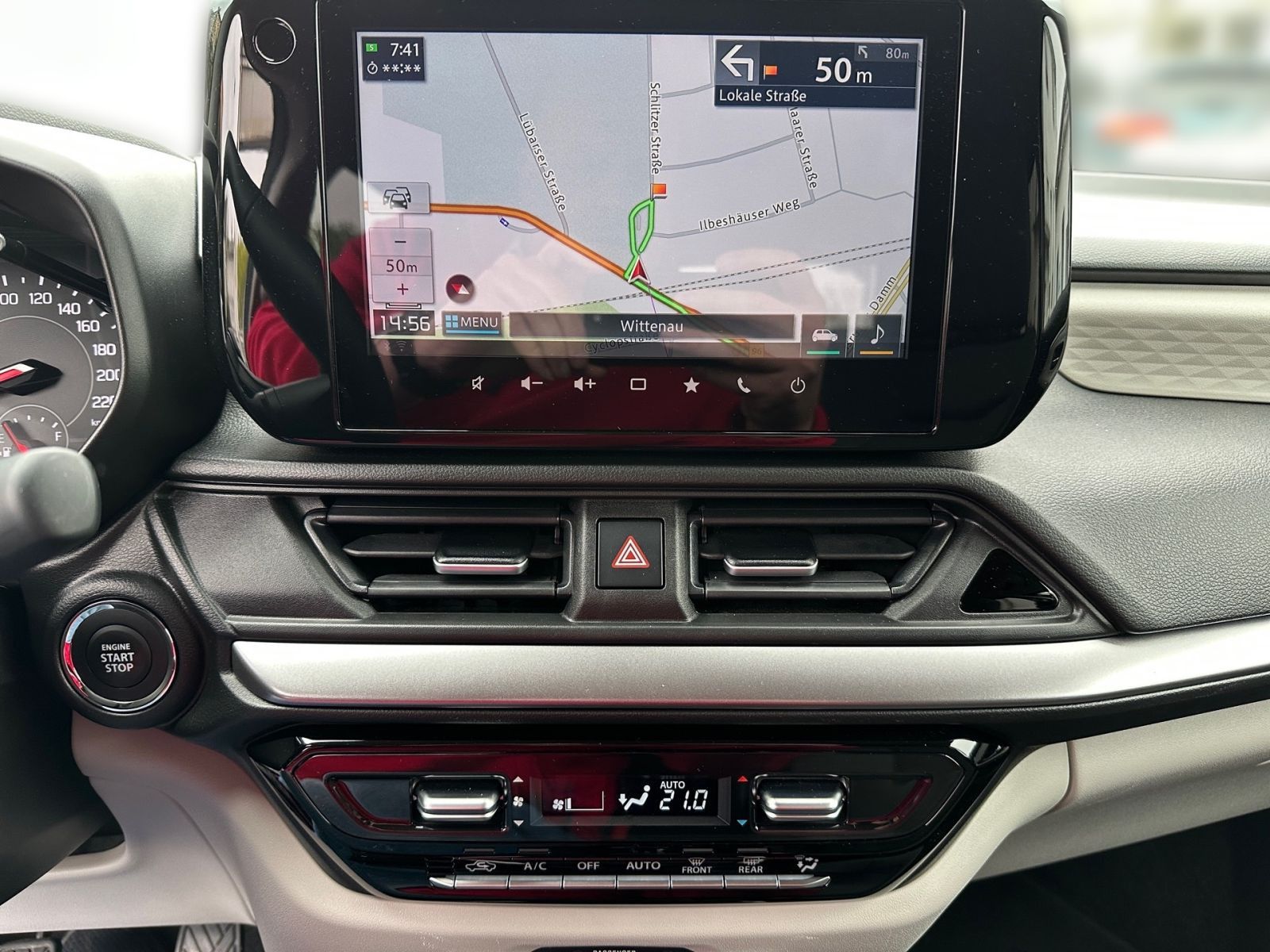 Suzuki SWIFT COMFORT+ HYBRID 1.2 MT CAM NAVI SHZ