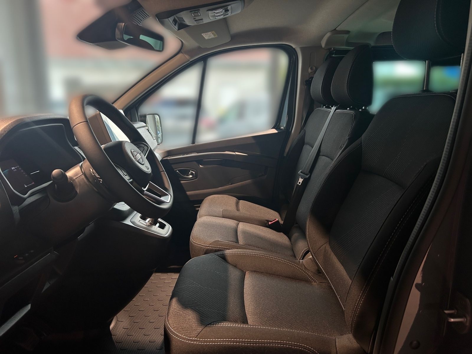 Nissan Primastar Kombi9 L1H1 2,8t CarPlay*Navi*PDC*CAM