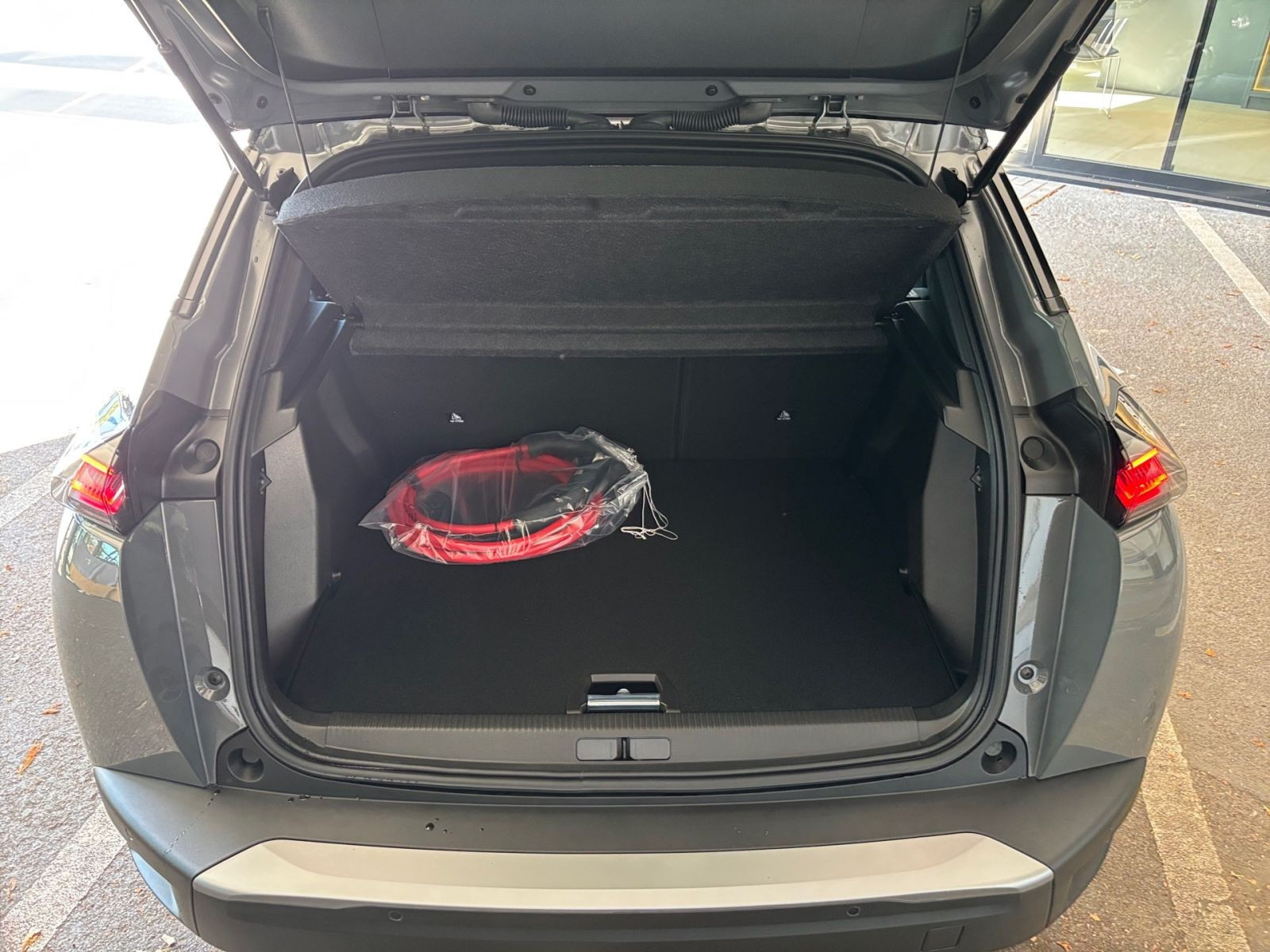 Peugeot 2008 E GT Elektromotor 156 54kwH *Kamera*