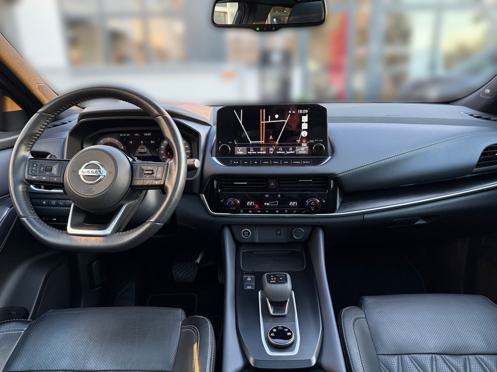 NISSAN QASHQAI TEKNA+4x4 AT+BOSE PANO NAVI 360° LEDER