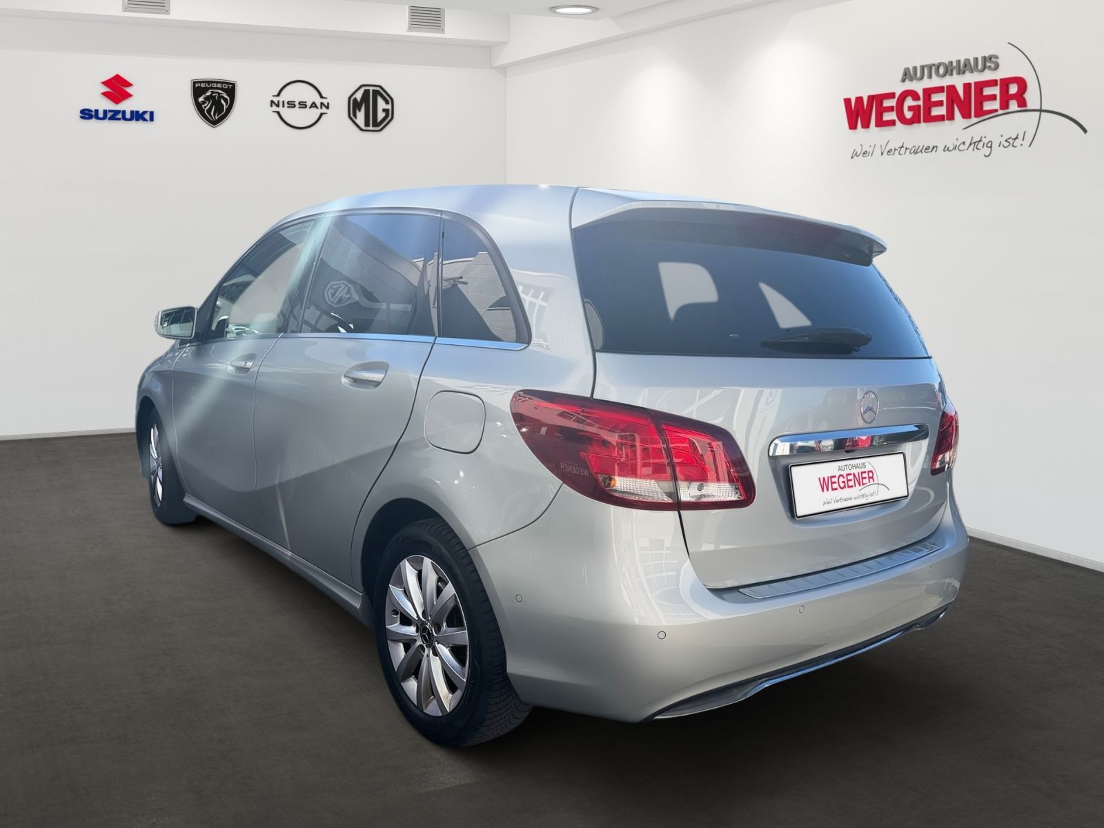 MERCEDES-BENZ B 220 4 MATIC Style Navi*Totwinkel*Kamera*PDC