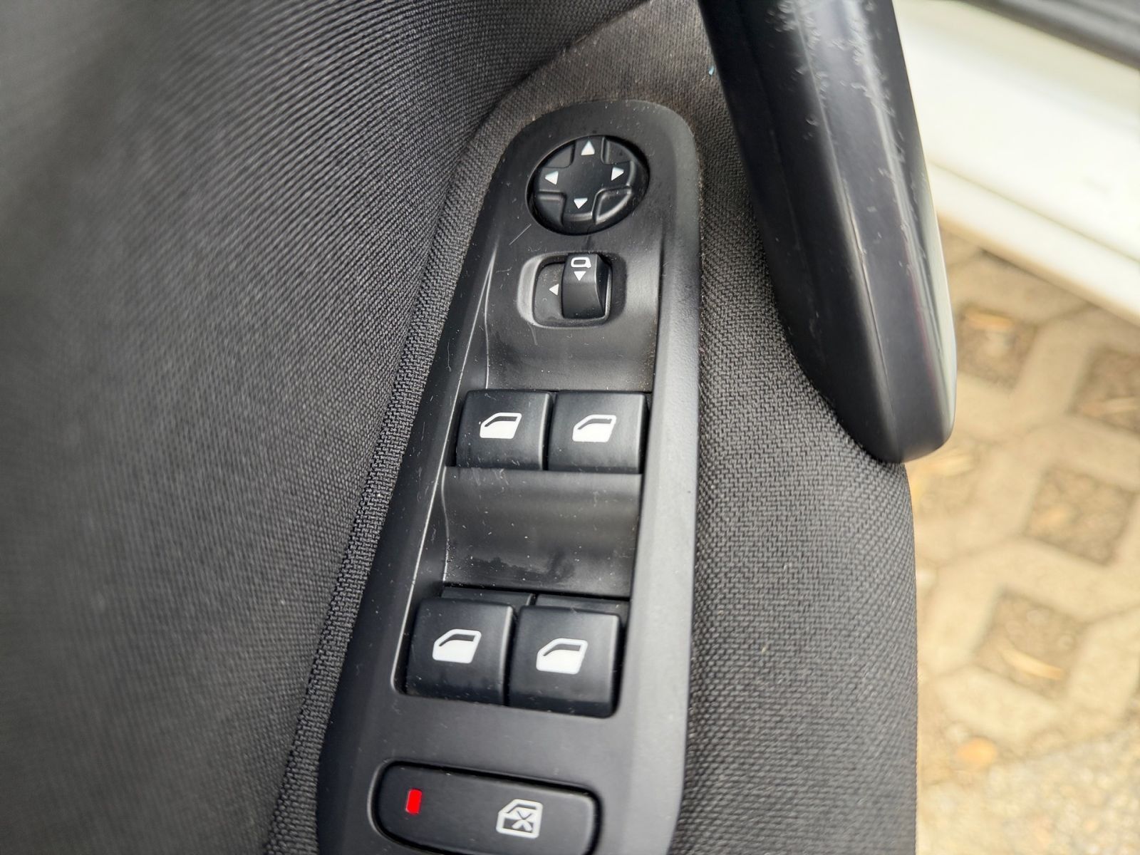 PEUGEOT 308 SW 1.2 THP110 Navi*GRA*PDC vo/hi*CAM