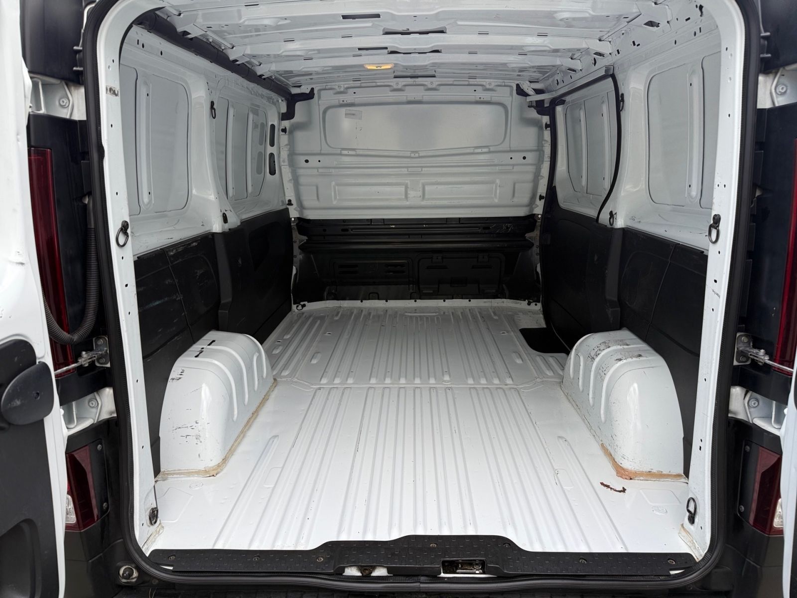 NISSAN NV300 Kasten L1H1 2,7t MT COM