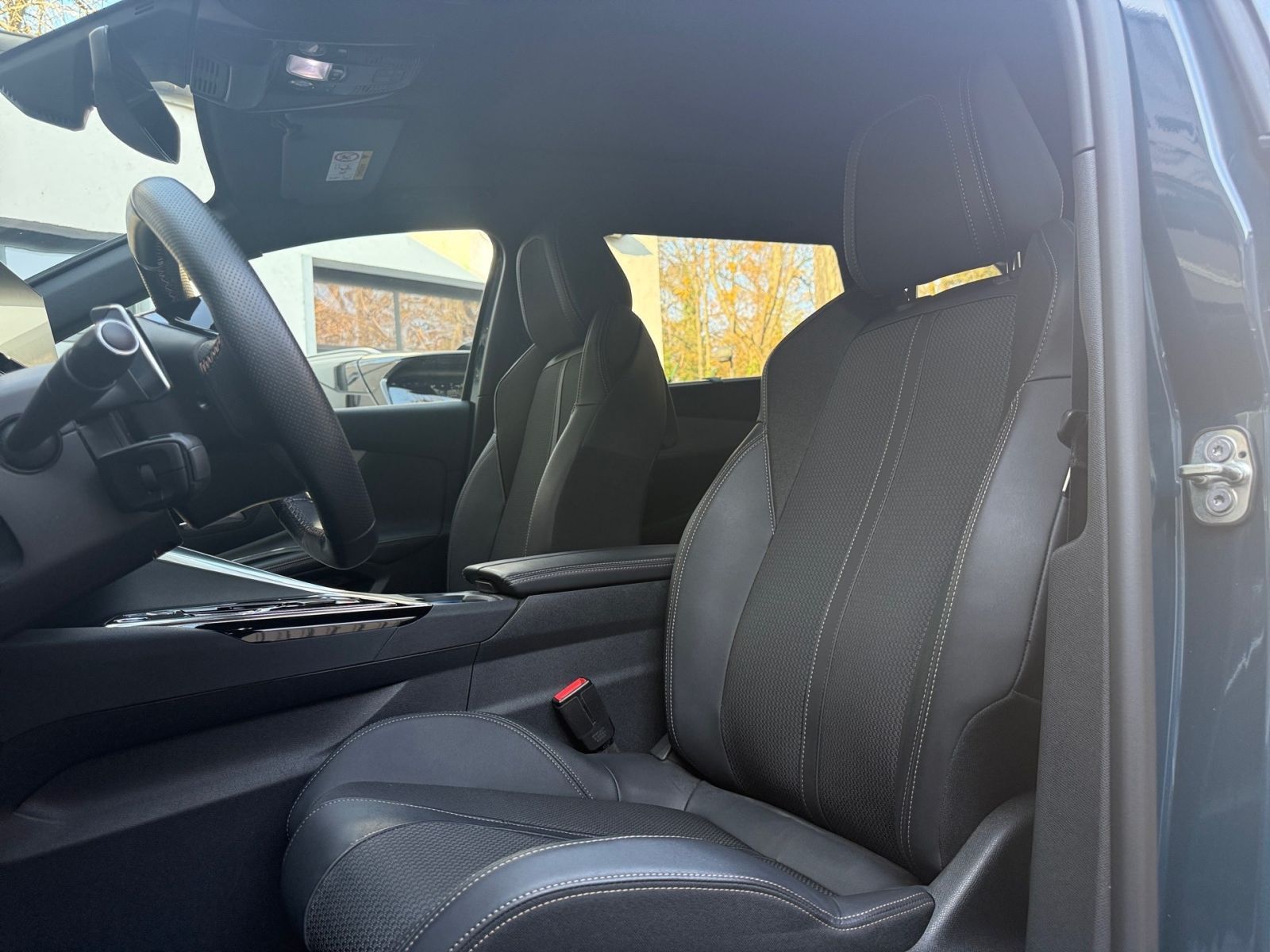 PEUGEOT 5008 GT PURETECH 130 EAT8 NAVI KAMERA SHZ