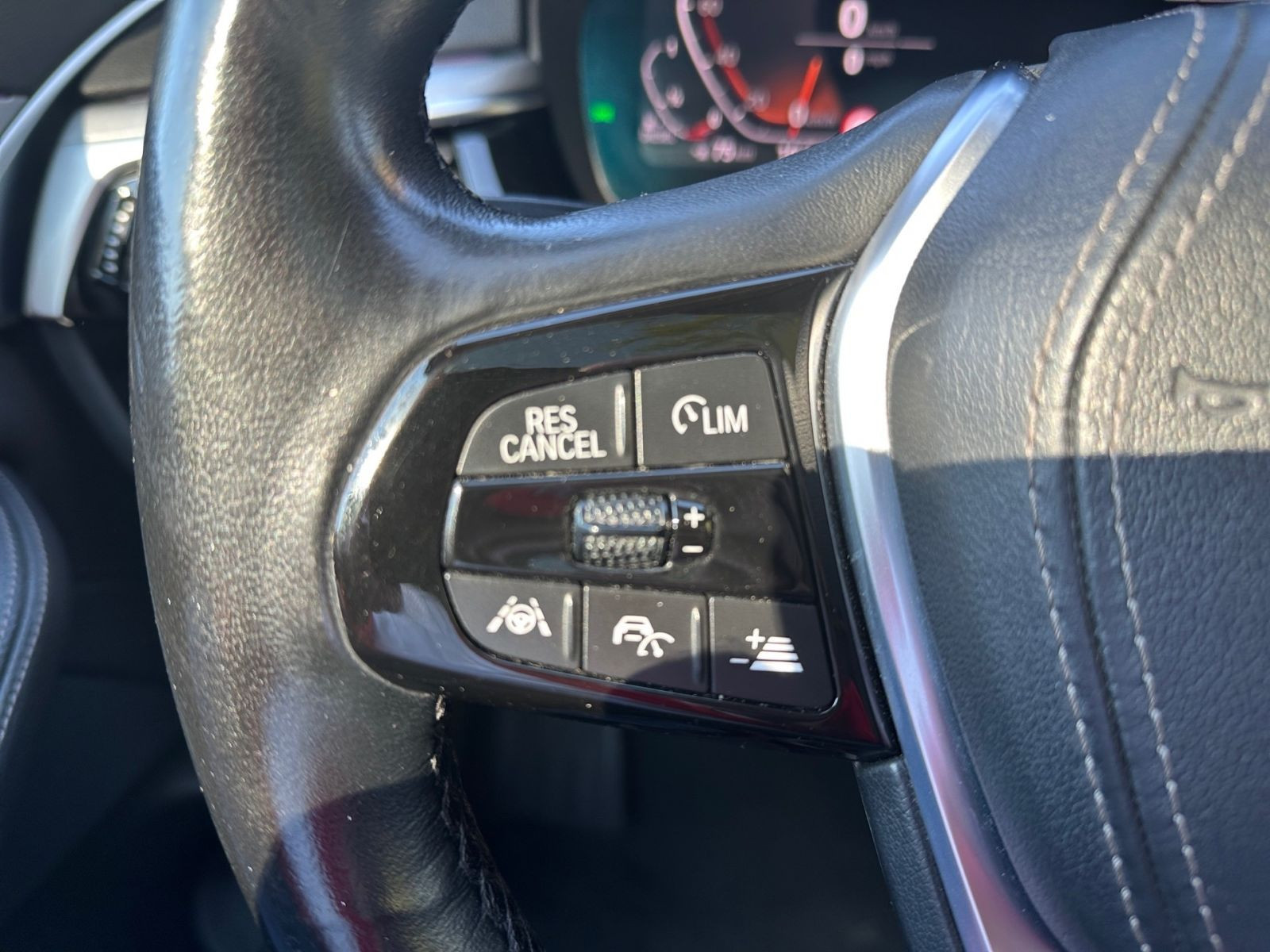 BMW 520d LIM LUXURY LED NAVI PANO KAM SHZ STHZ LHZ