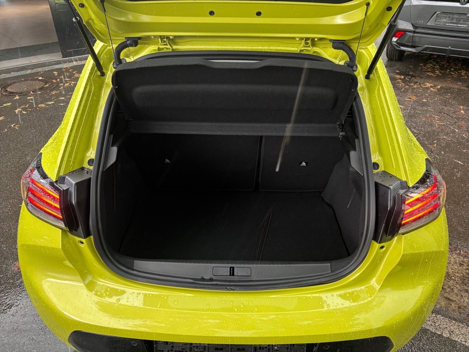 PEUGEOT 208 Allure HYBRID 110 e-DSC6 *SHZ*ACC*CarPlay*