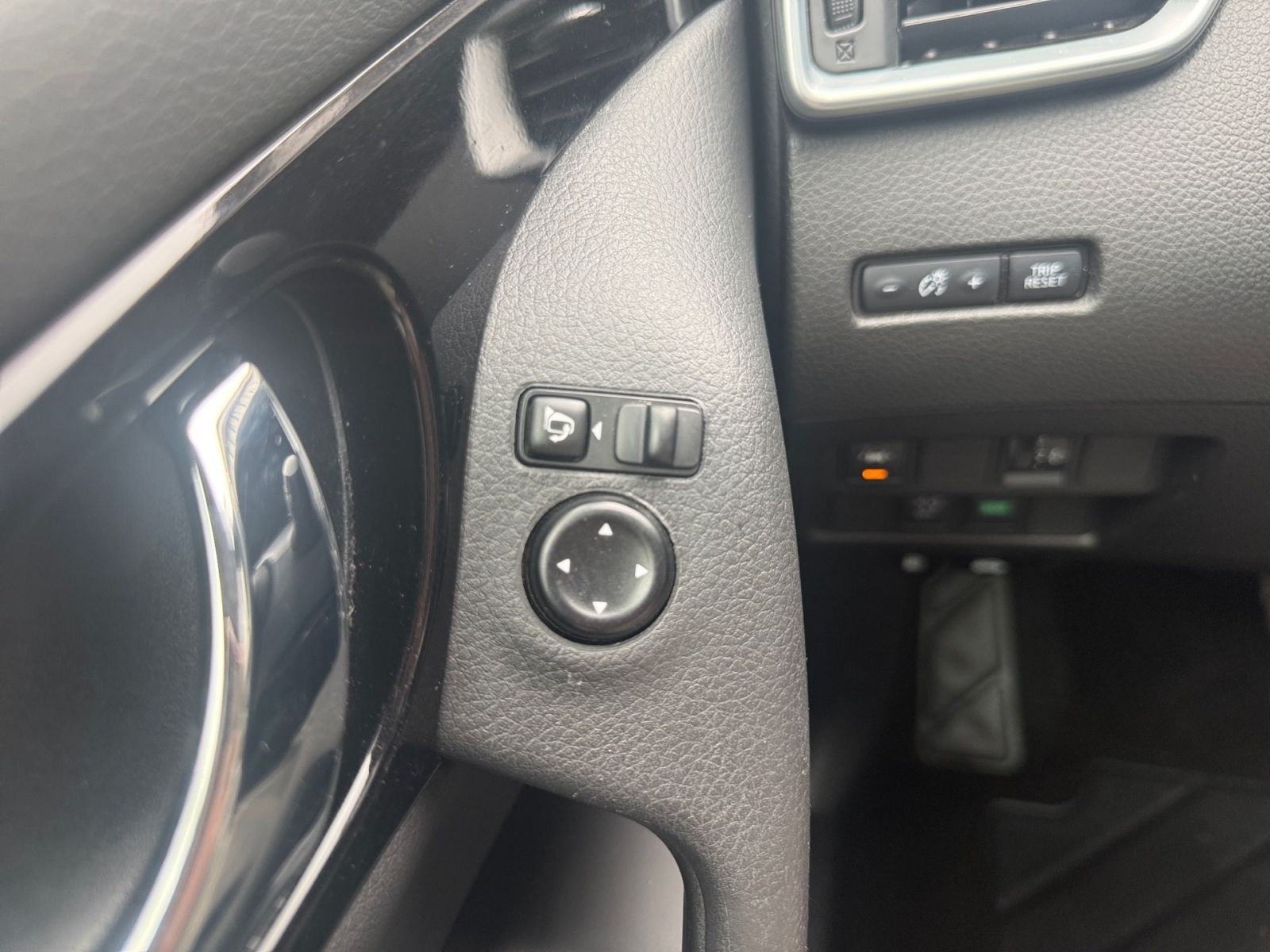 NISSAN Qashqai Zama 1.3 AT 360CAM PANO SHZ NAVI CarPlay