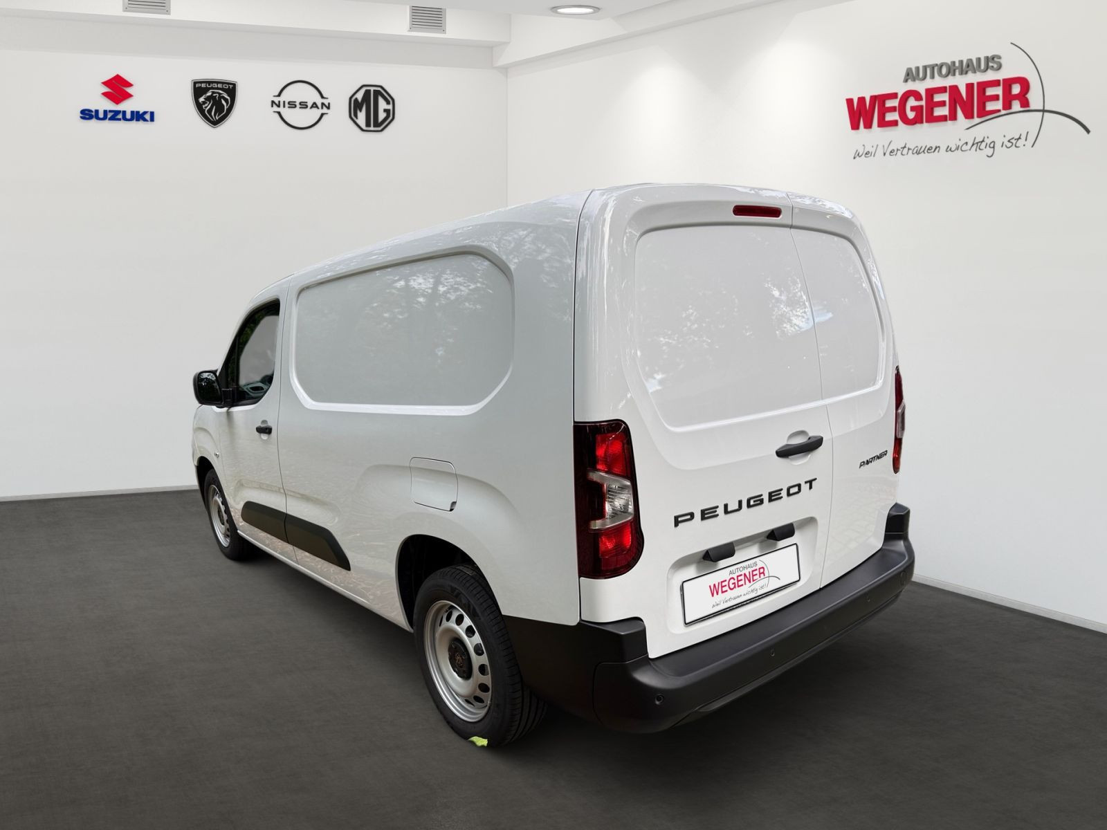 Peugeot Partner L2 100 BlueHDi *CarPlay*Holzboden*LED*