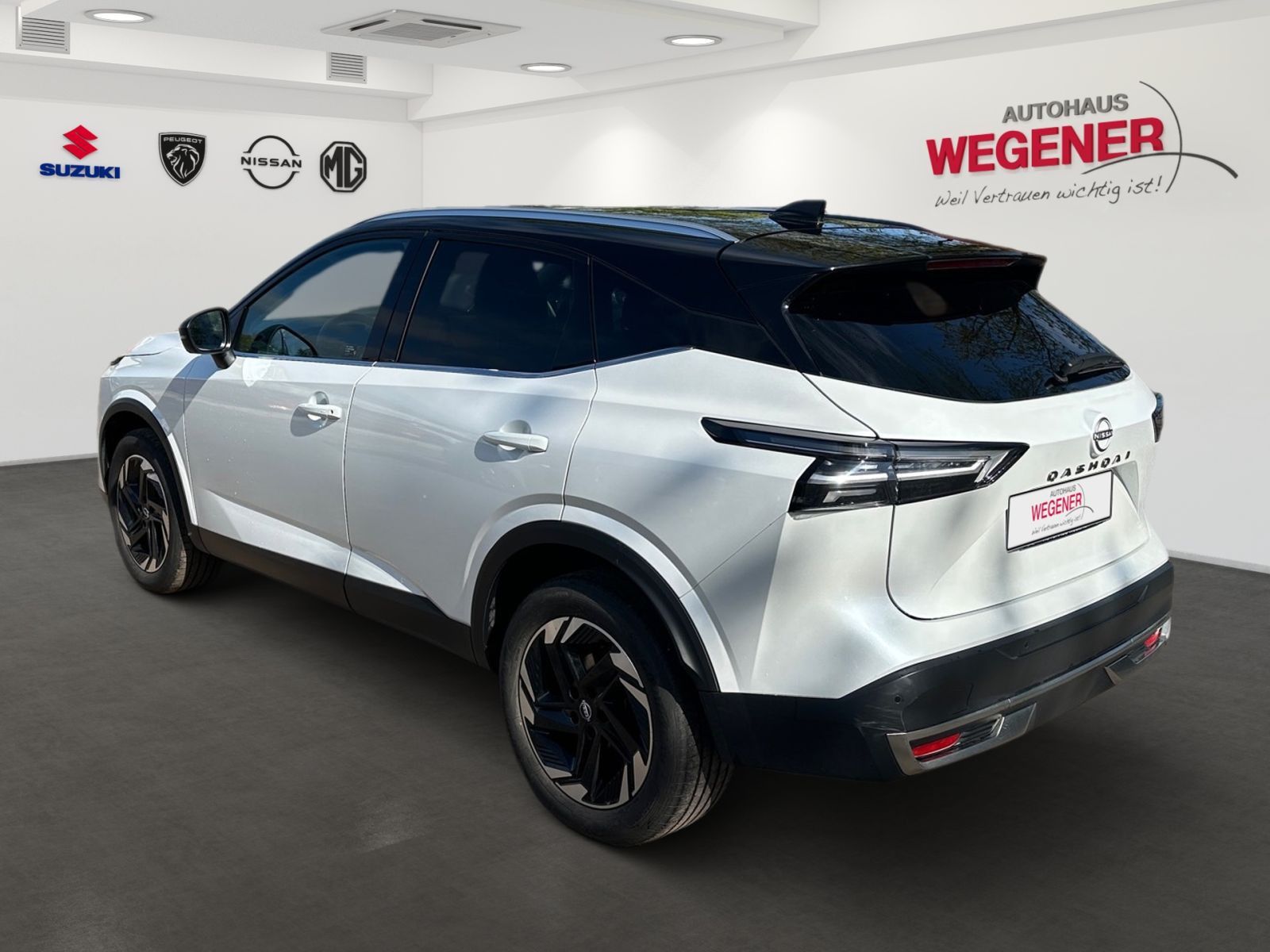 NISSAN Qashqai 1.3 DIG-T N-Connecta HeadUp*Navi*360°CAM