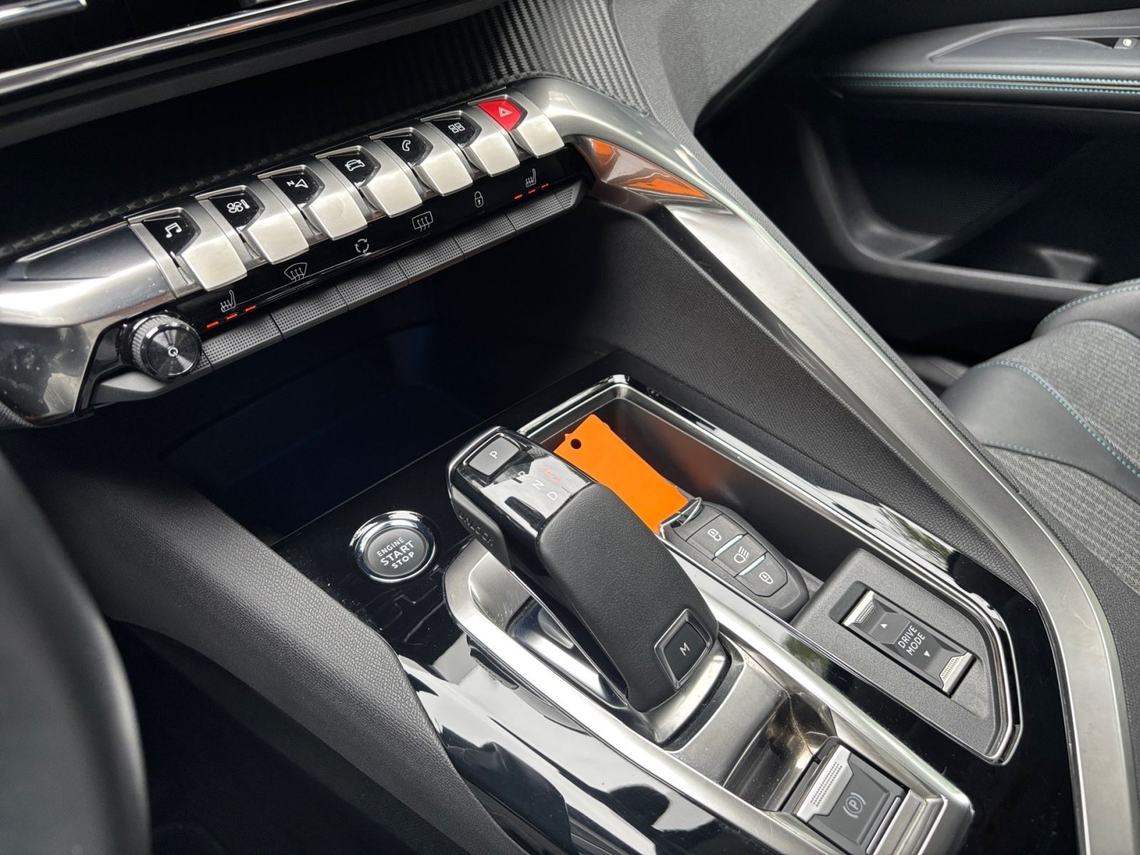 PEUGEOT 5008 Allure PureTech 130 EAT8 *Kamera*SHZ*