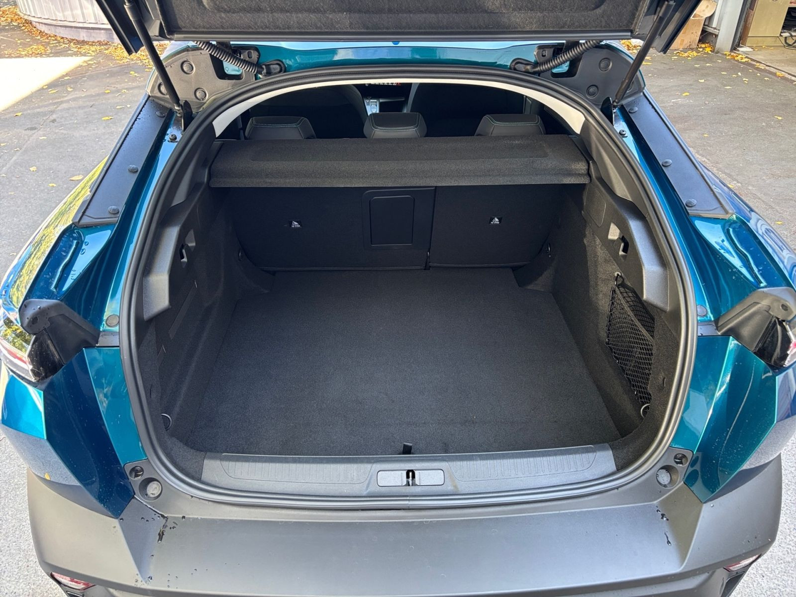 Peugeot 408 Allure Business HYBRID 145 e-DSC6 *Kamera*