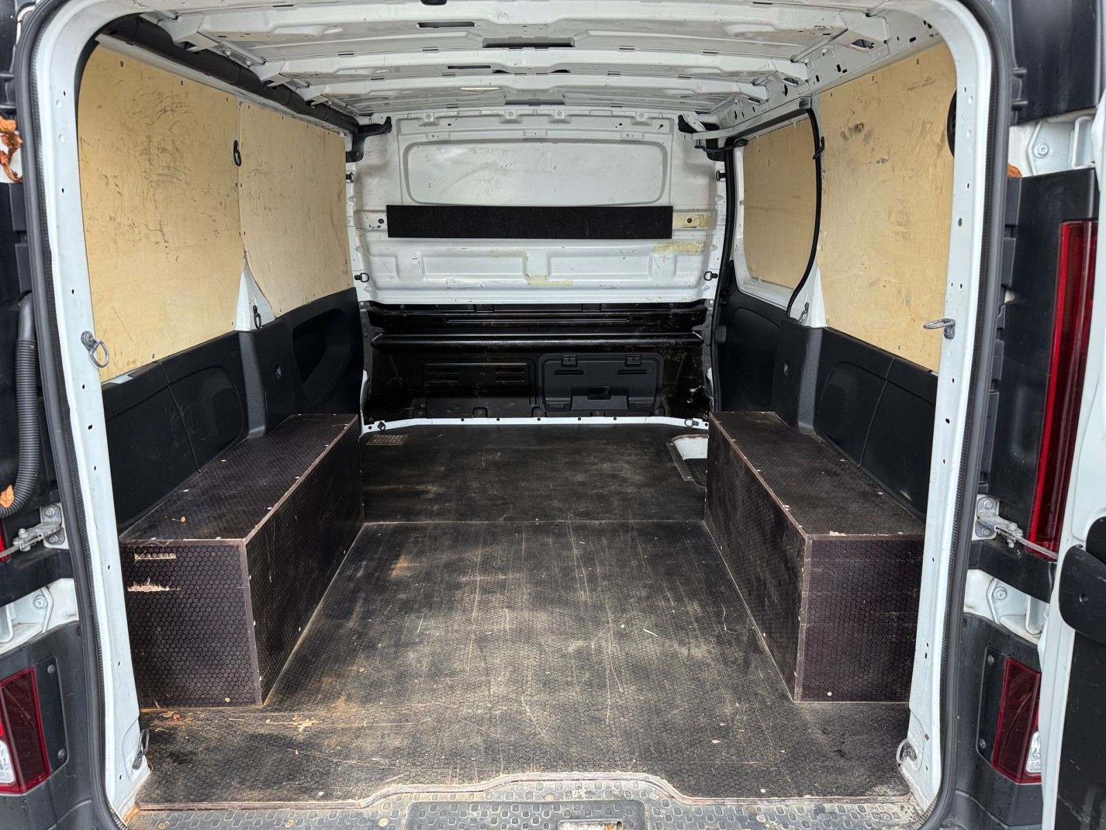 Nissan NV300 COMFORT KASTEN L1H1 2,7t KLIMA AHK KAMERA
