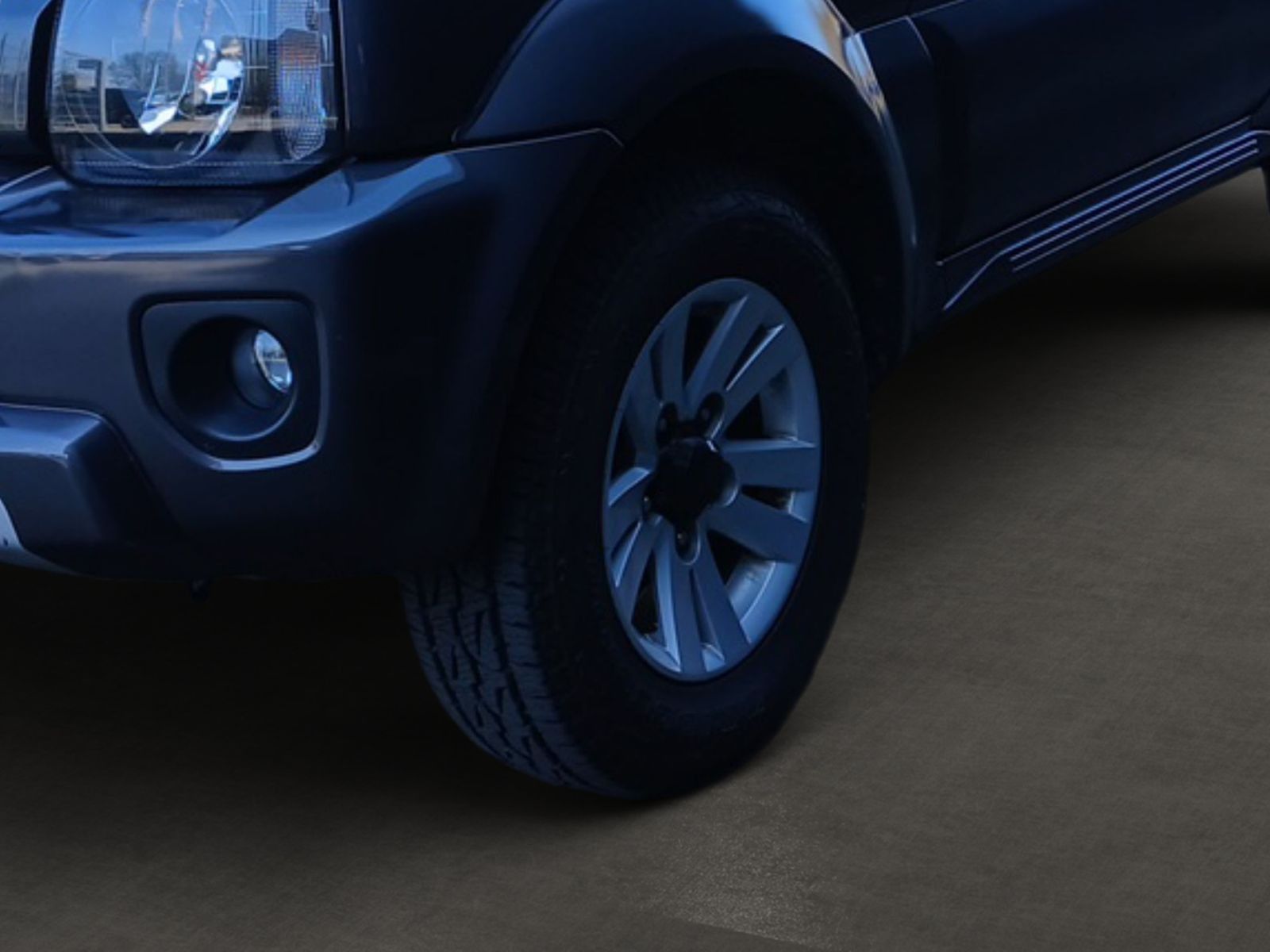 SUZUKI Jimny 1.3 4x4 Style Leder*Klima*AHK*1. Hand