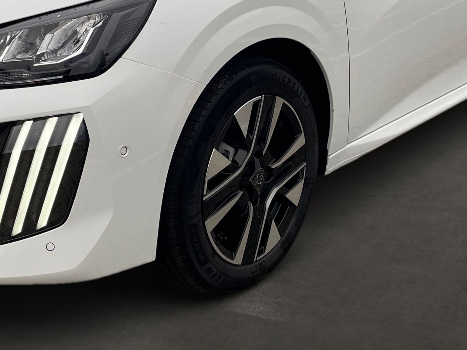 PEUGEOT 208 Allure 100 1.2 PureTech Kamera*SHZ*LED*