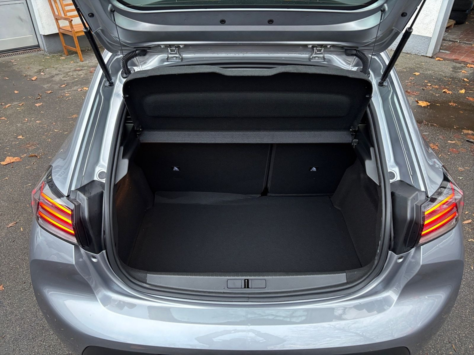 Peugeot 208 Style 75 1.2 PureTech *SHZ*CarPlay*Allwetter