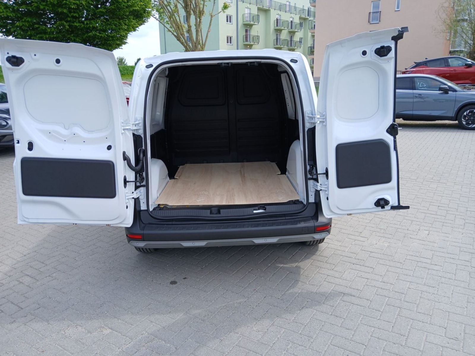 NISSAN Townstar Kasten 1.3 L1 2,0t N-Connecta