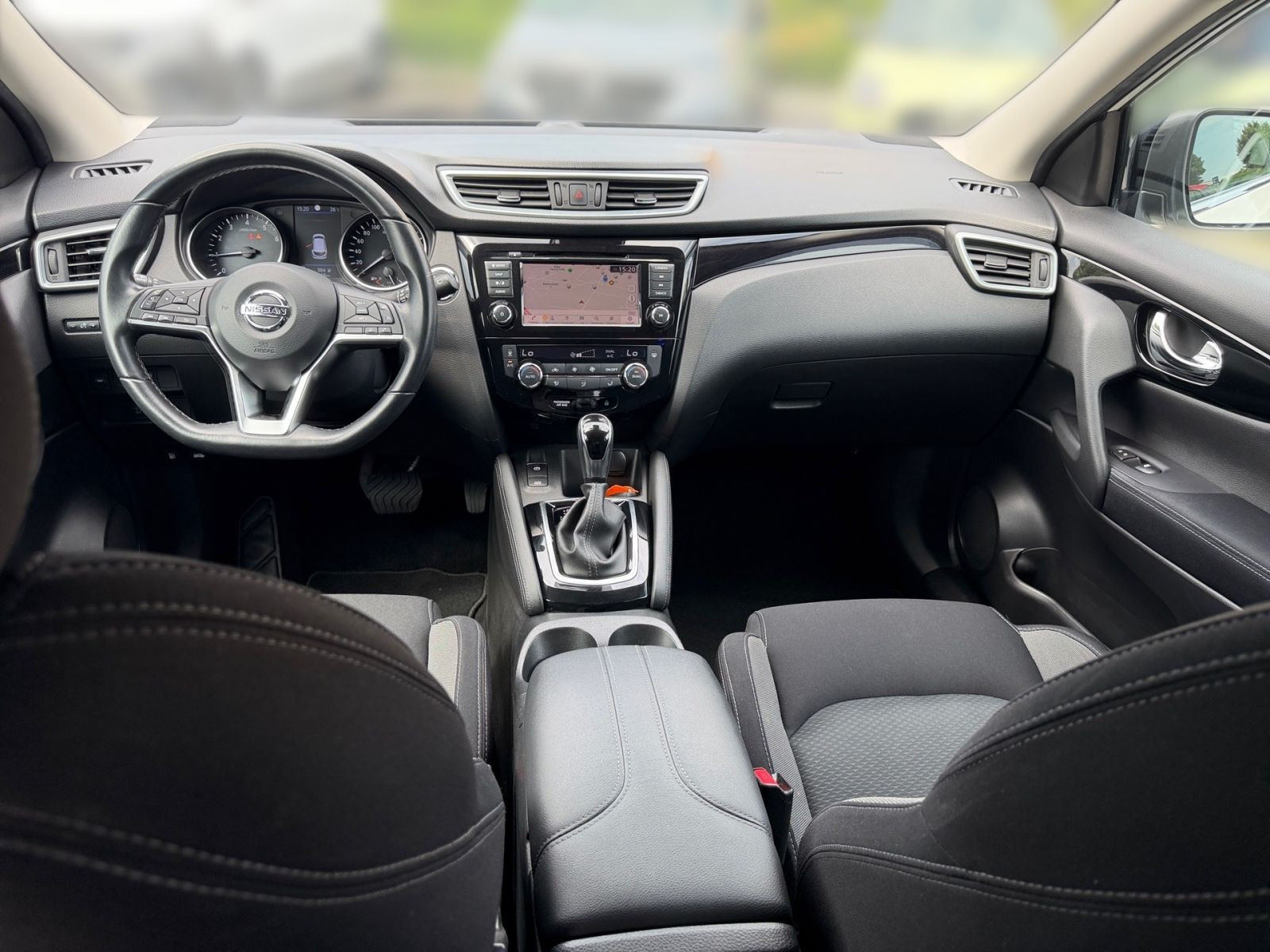 Nissan Qashqai 1.3 AT*BLUET*NAWI*KAMERA*KEYLESS*PANO