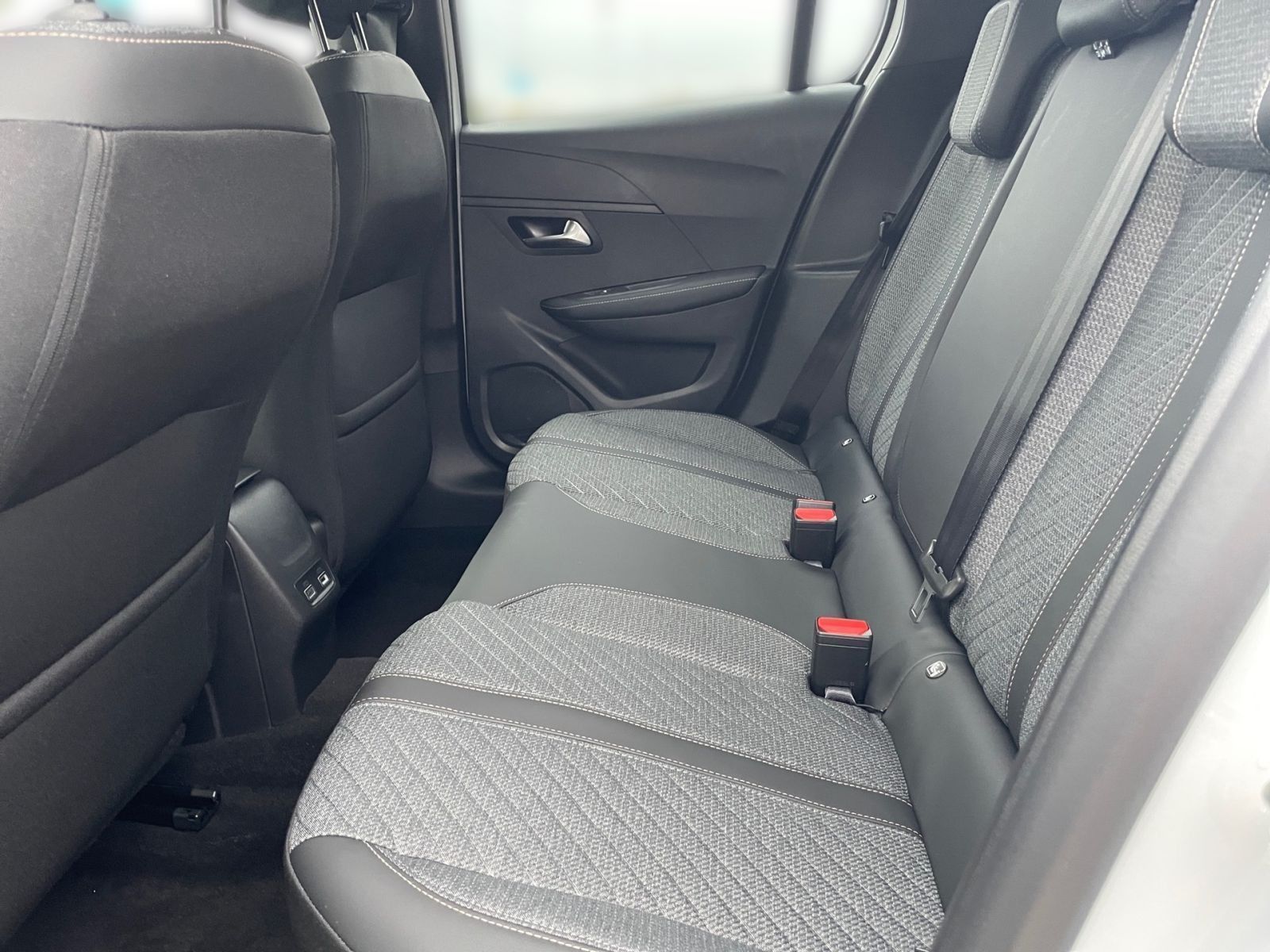 PEUGEOT 208 Allure 100 1.2 PureTech Kamera*SHZ*LED*