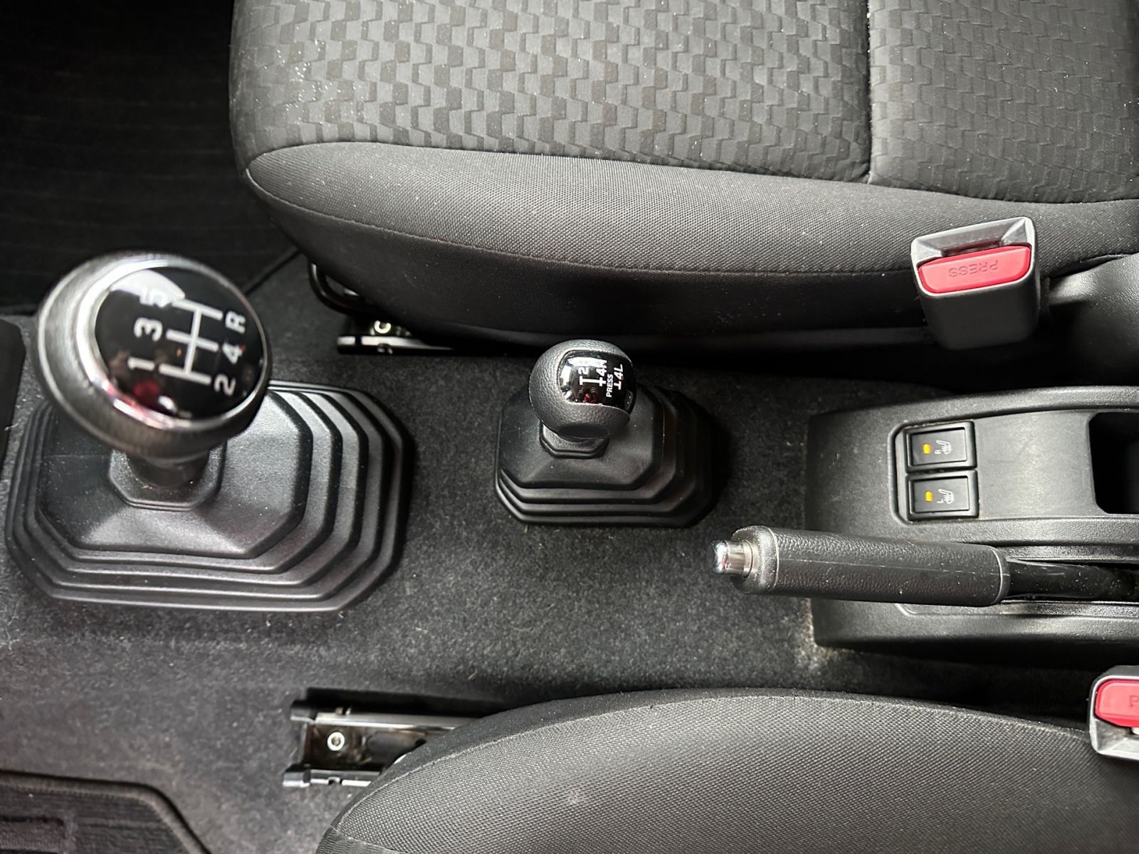 SUZUKI JIMNY COMFORT 1.5 4x4 AHK SHZ RADIO/CD LED