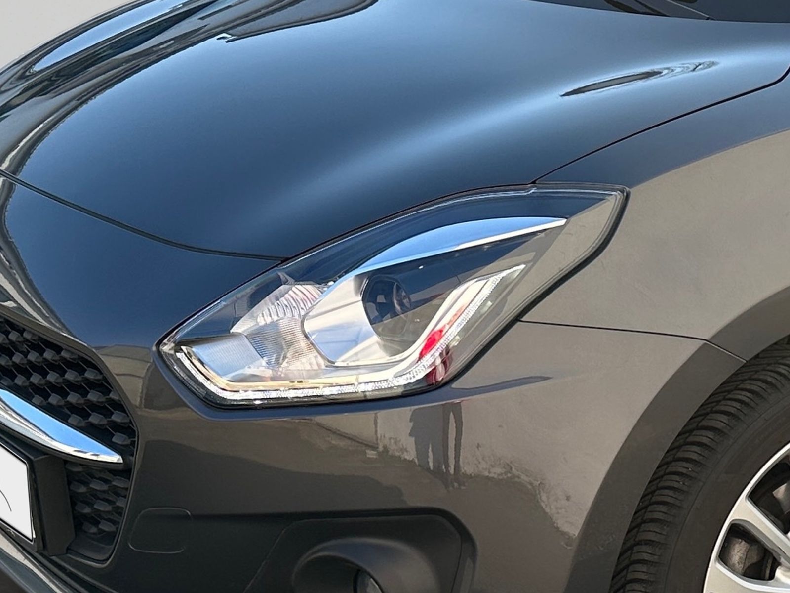 SUZUKI Swift Comfort 1.2 AT HYBRID - CAM SHZ APP`S