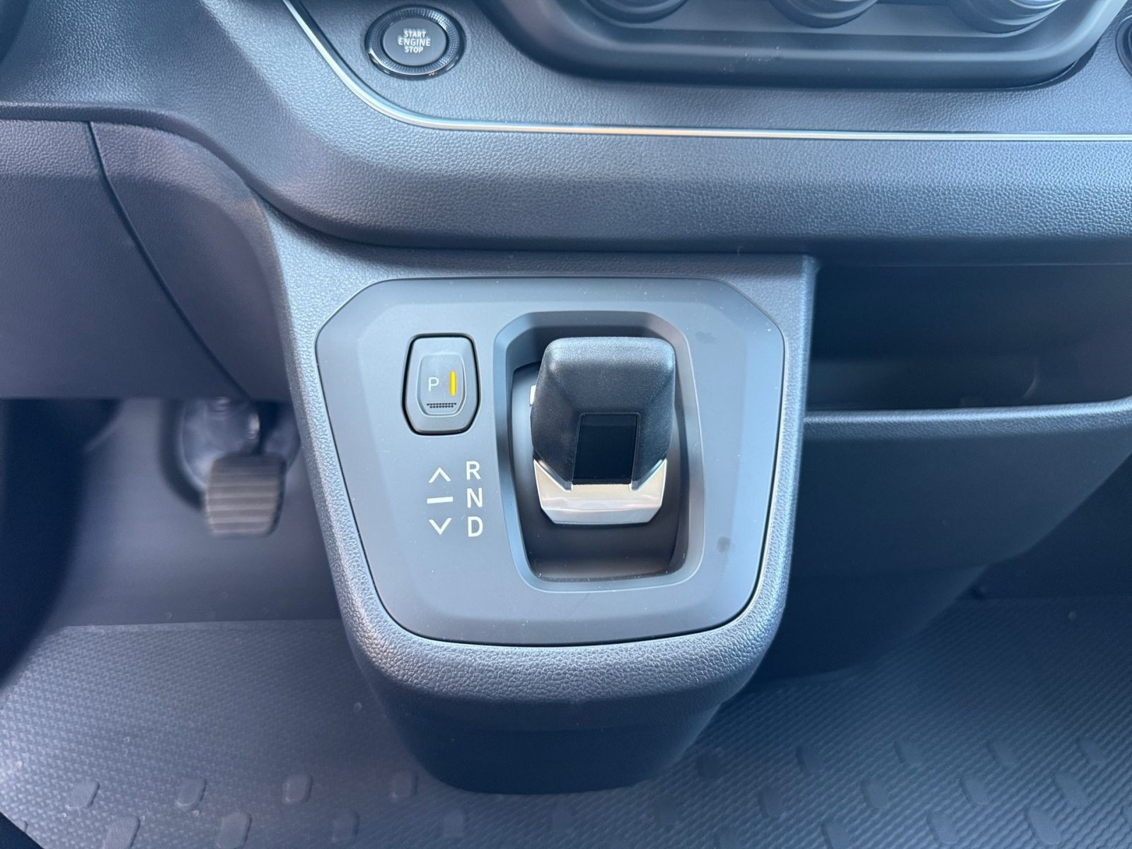 Nissan PRIMASTAR Kombi L2H1 Tekna LED CAM Totwinkel Navi