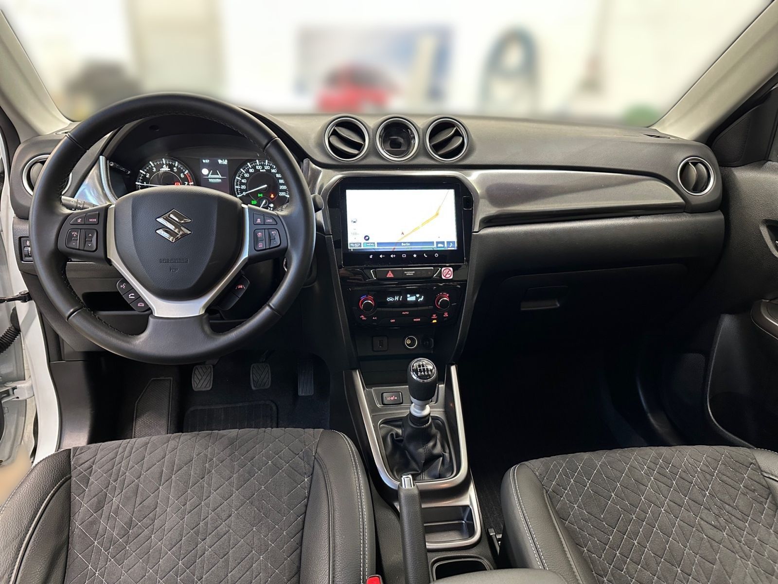 SUZUKI VITARA COMFORT+ HYBRID 1.4 MT NAVI KAM SHZ SCHIE