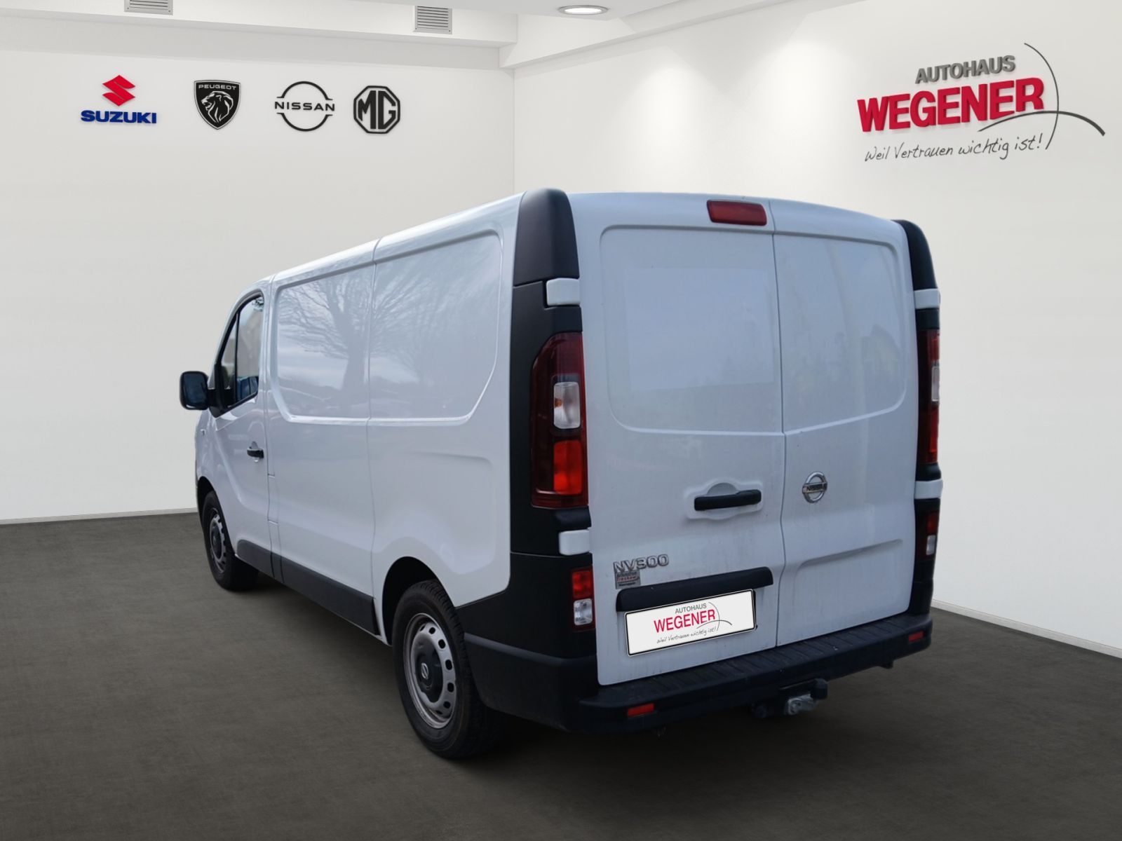 NISSAN NV300 2.0 dCi 120 PRO + AHK