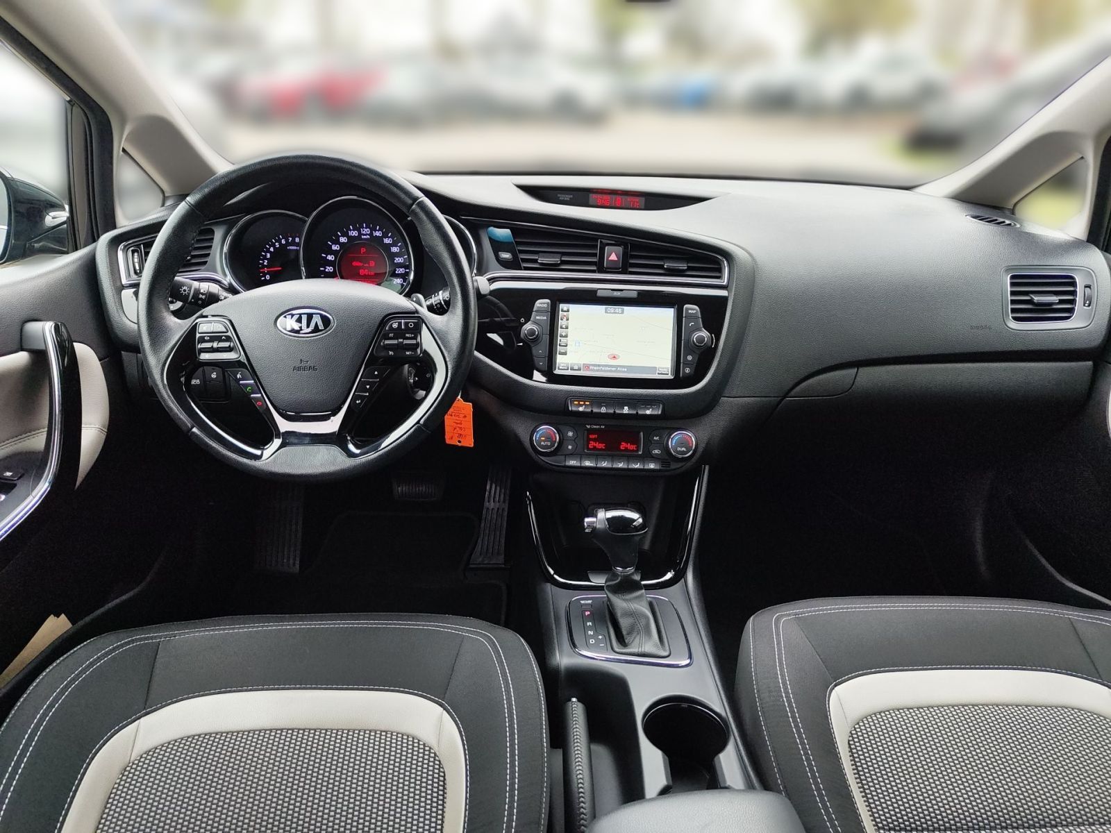 KIA CEE'D 1.6 GDI AT Spirit NAVI GRA PDC CAM SHZ LHZ