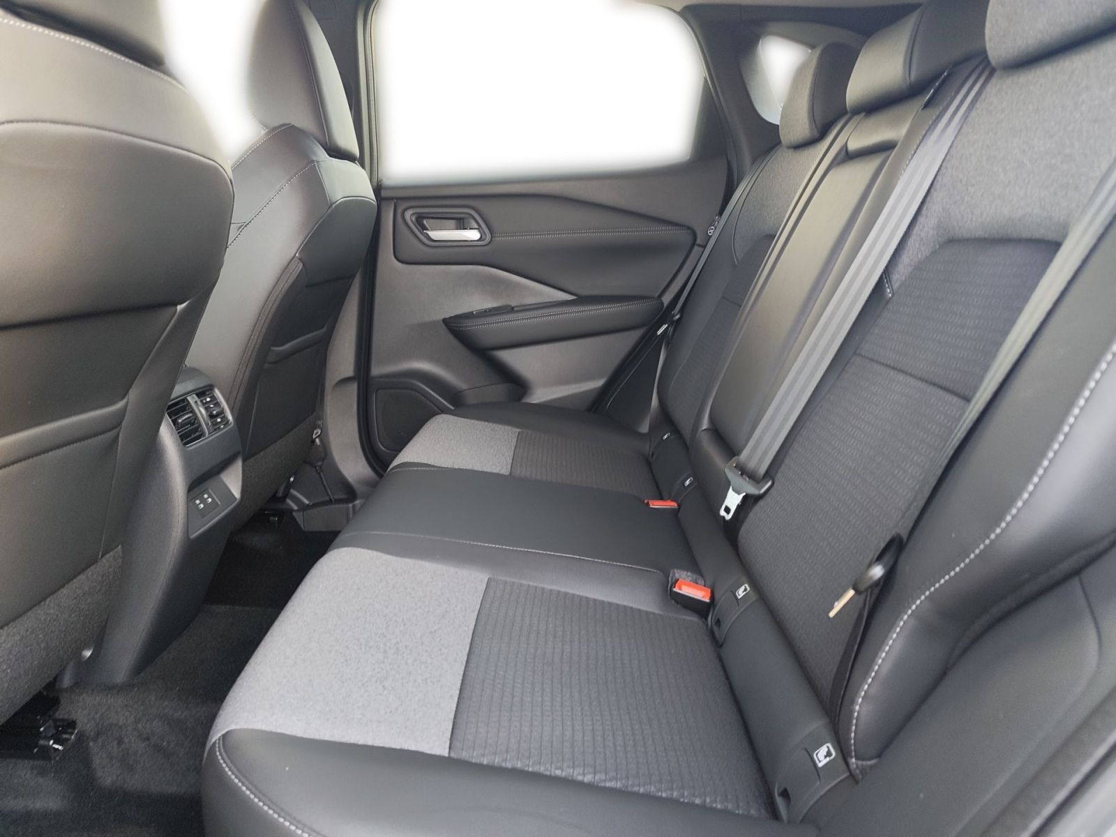 NISSAN Qashqai 1.3 DIG-T MHEV N-Connecta 360°*Navi*CarP