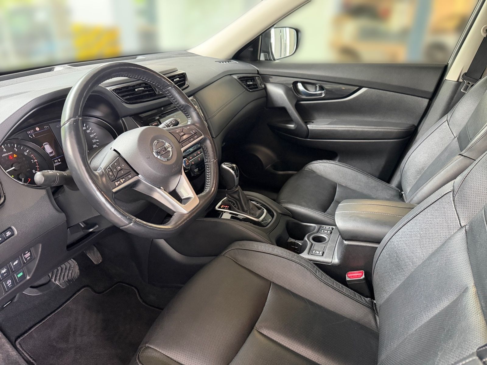 NISSAN X-Trail 1.3 DIG-T Tekna 7Sitzer Navi*Xenon*Leder