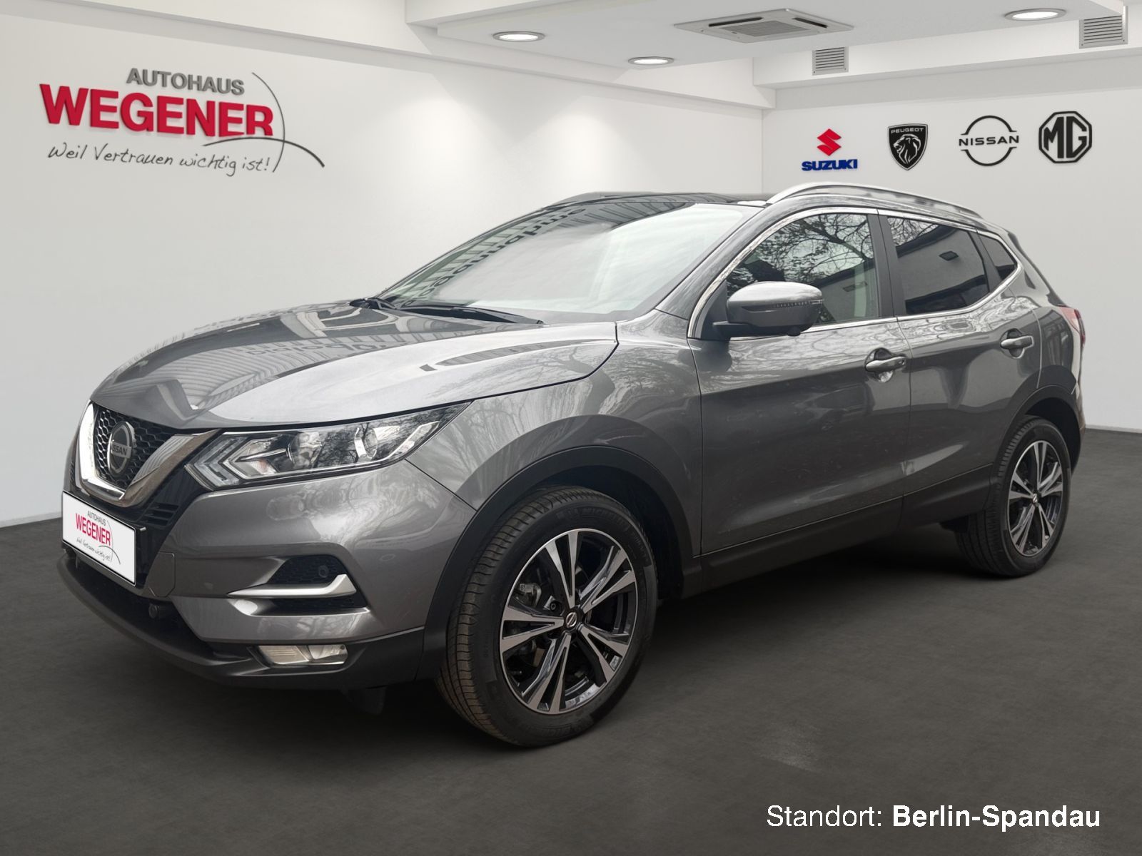 NISSAN Qashqai Zama 1.3 AT 360CAM PANO SHZ NAVI CarPlay