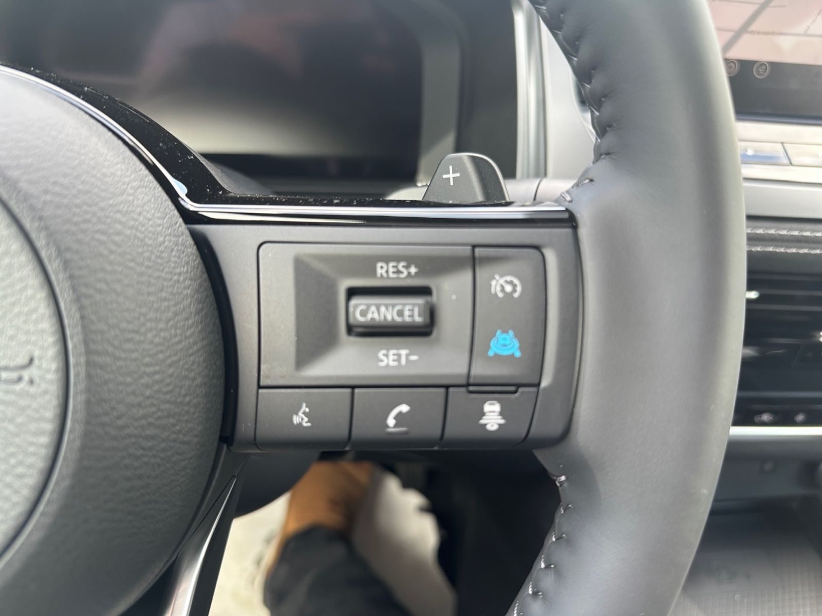 NISSAN Qashqai Tekna 1.3 DIG-T MHEV Massage Winter Pano
