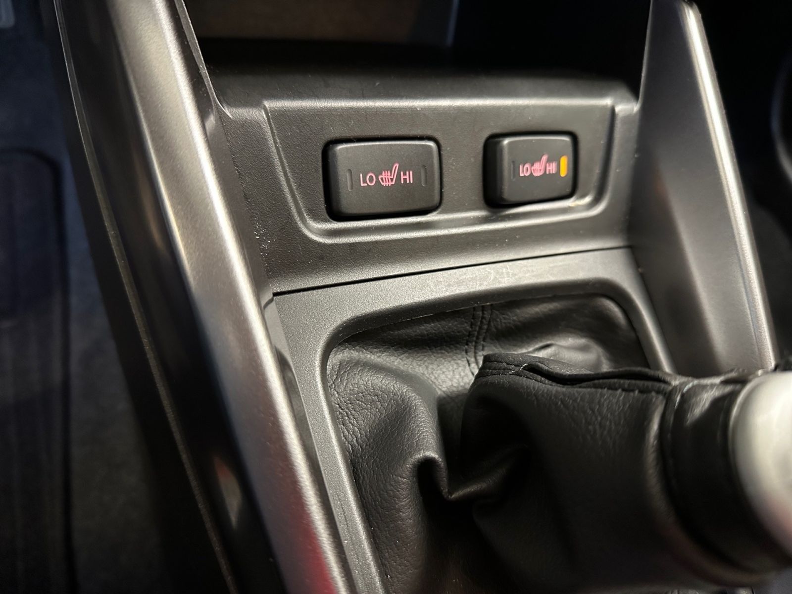 SUZUKI VITARA COMFORT+ HYBRID 1.4 MT NAVI KAM SHZ SCHIE