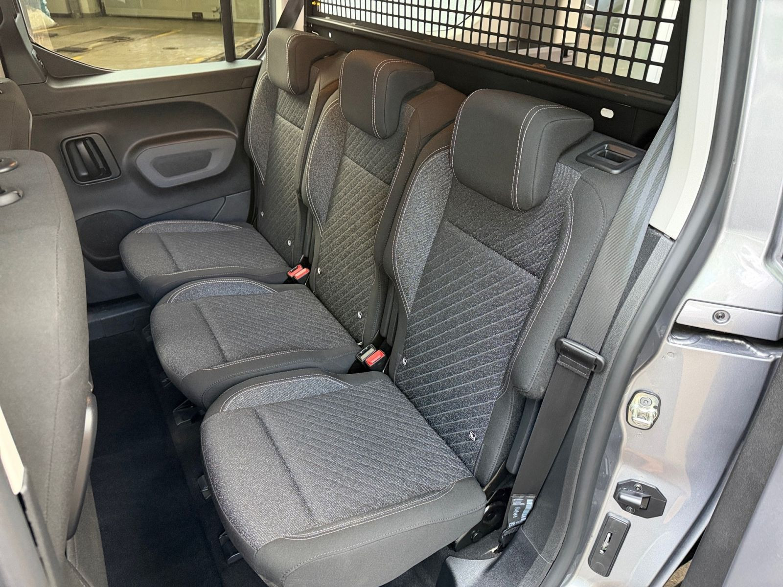 Peugeot Rifter L2 Allure BlueHDi130 EAT8 GRA*RadioCD*PDC