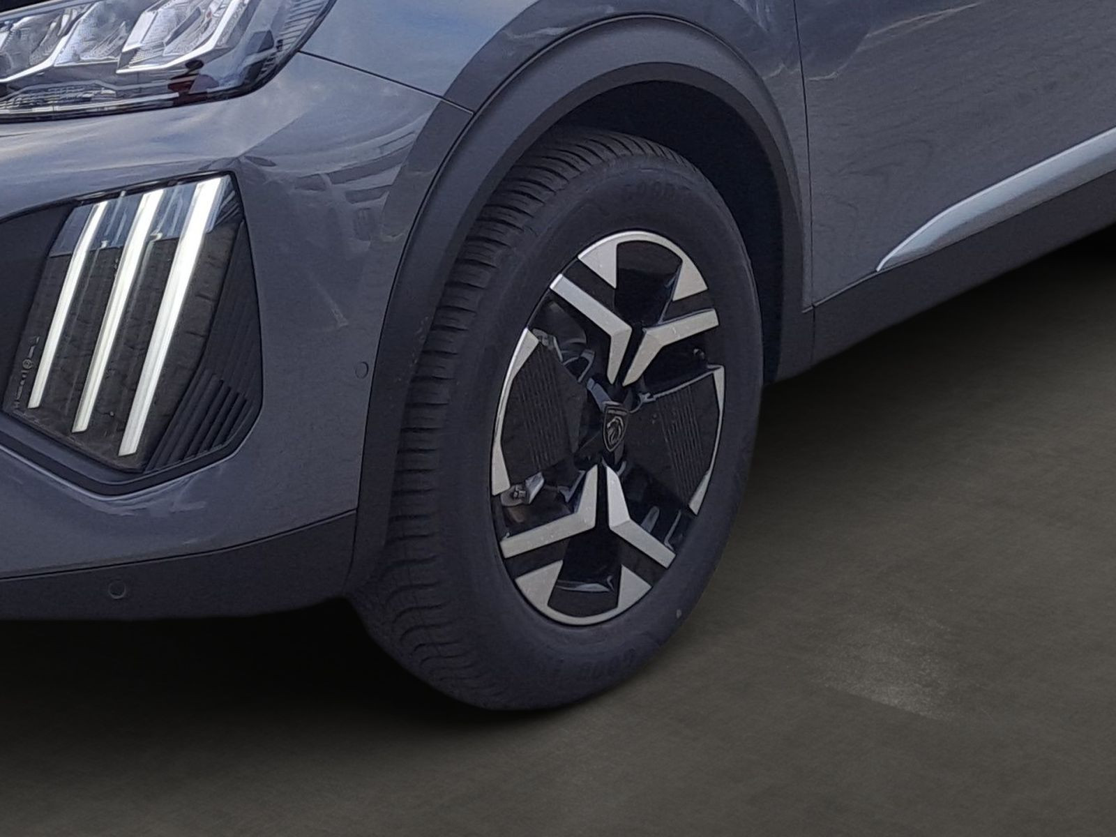 Peugeot 2008 ALLURE HYBRID 145 e-DSC6 KAMERA SHZ NAVI
