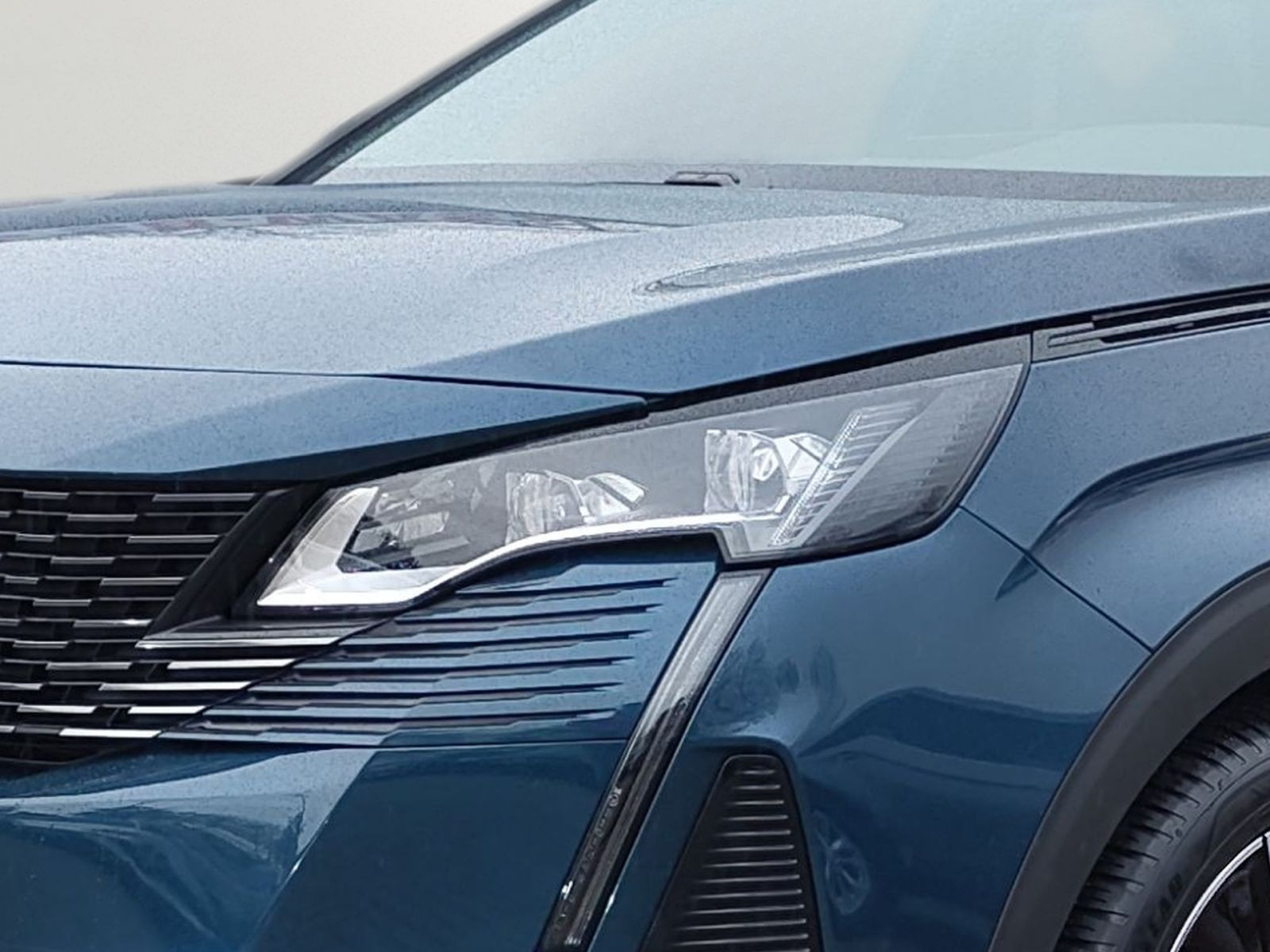 Peugeot 3008 GT Hybrid4 300 e-EAT8 *SHZ*Kamera*Panorama*