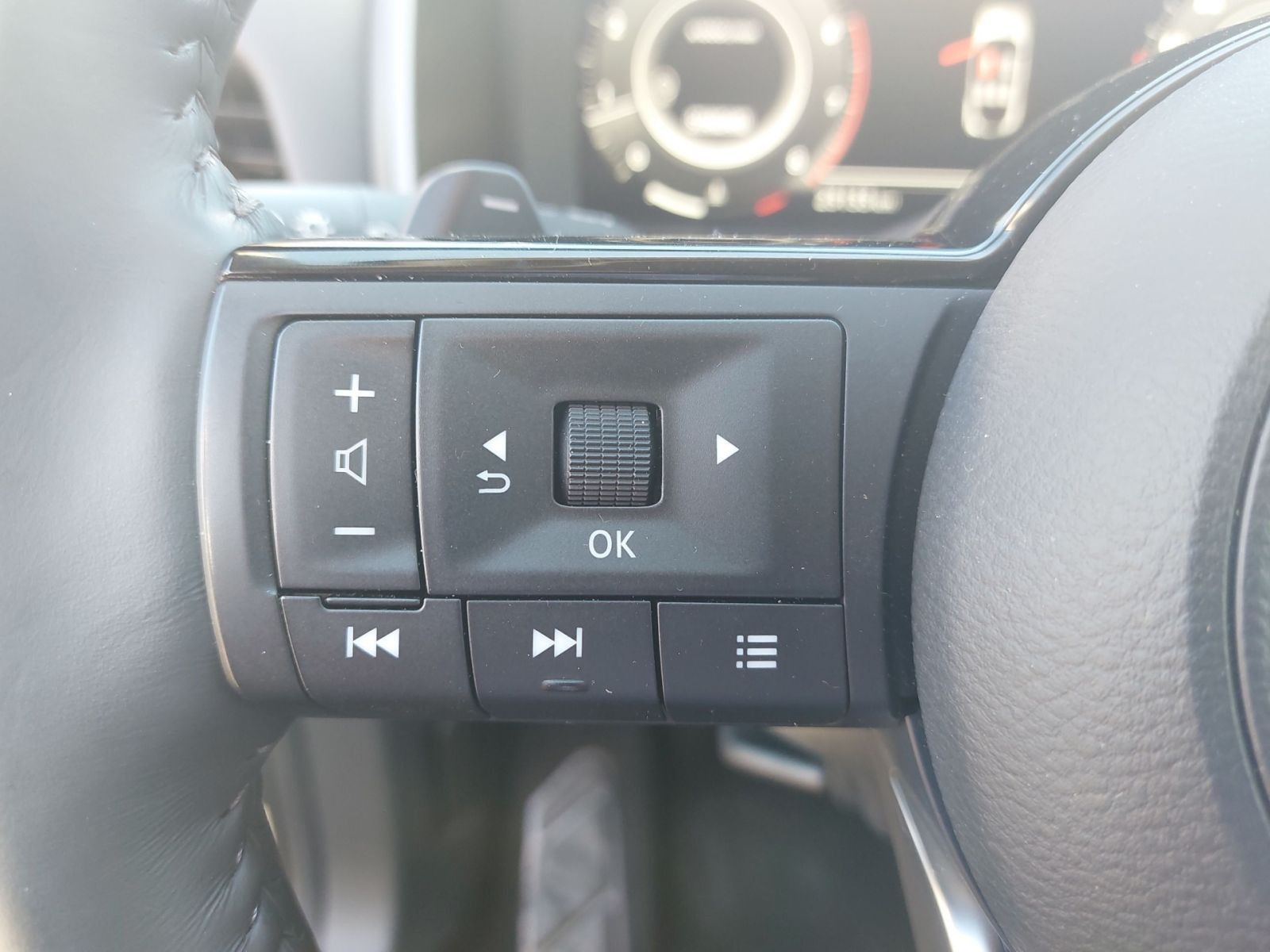 NISSAN Qashqai 1.3 DIG-T N-Connecta HeadUp*Navi*360°CAM