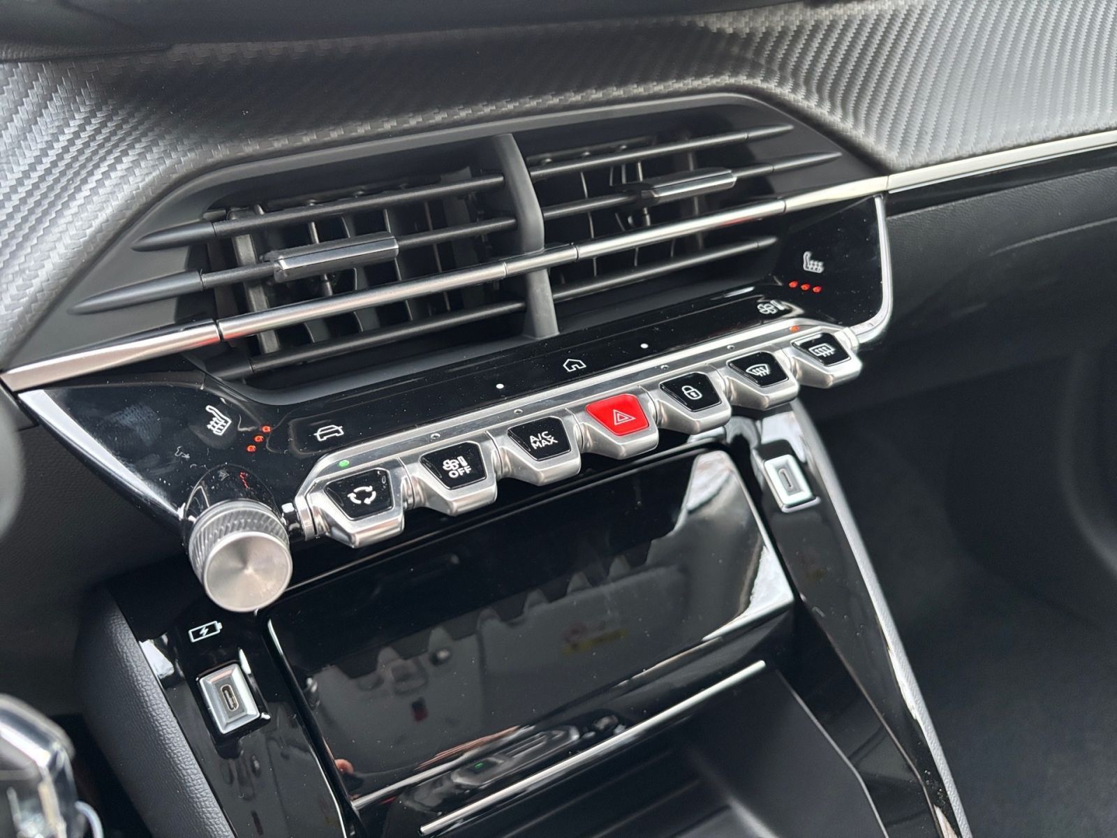 PEUGEOT 208 Allure HYBRID 145 e-DSC6 NAVI KAMERA SHZ