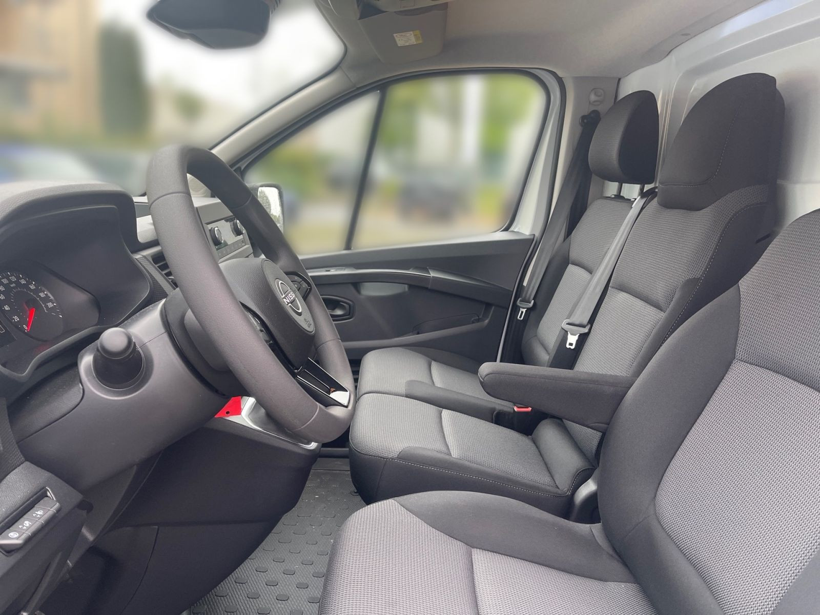 Nissan Primastar Kasten L2H1 3,0t dci150 DCT ACENTA 1ST AHK LRB 270
