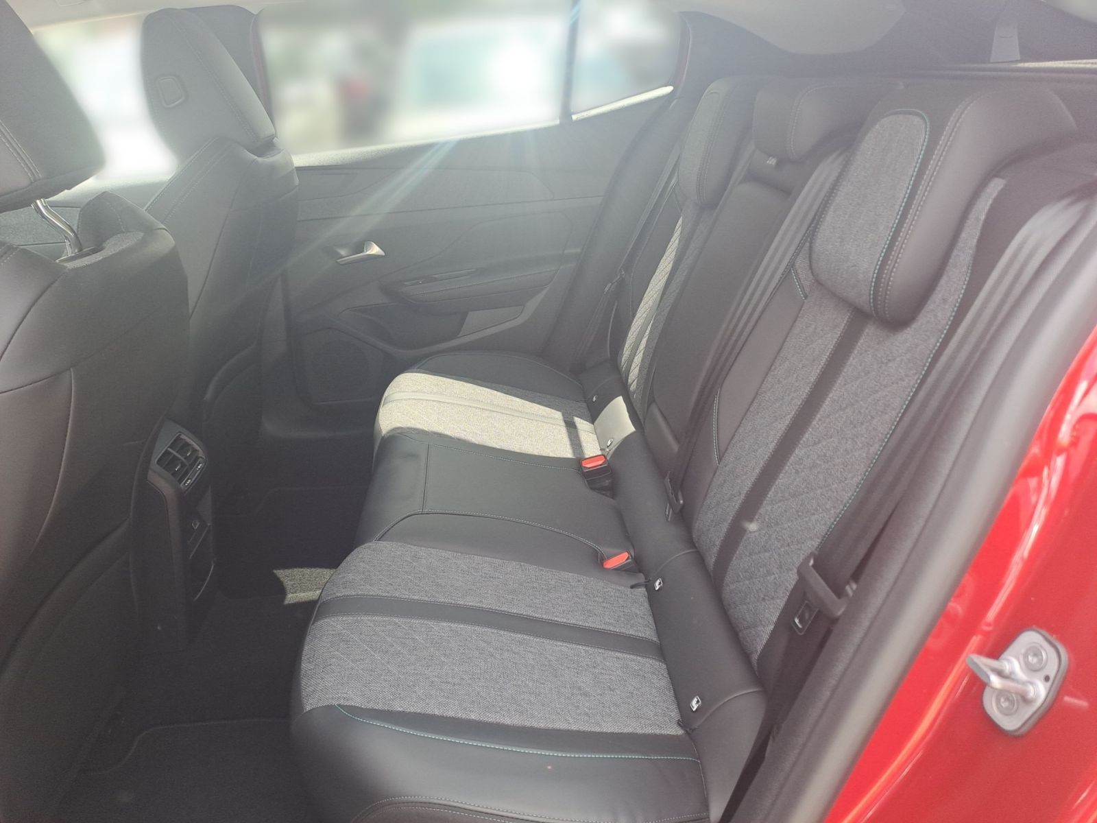PEUGEOT 408 Allure Pack PureTech 130 EAT8 CAM*Navi*Totw.