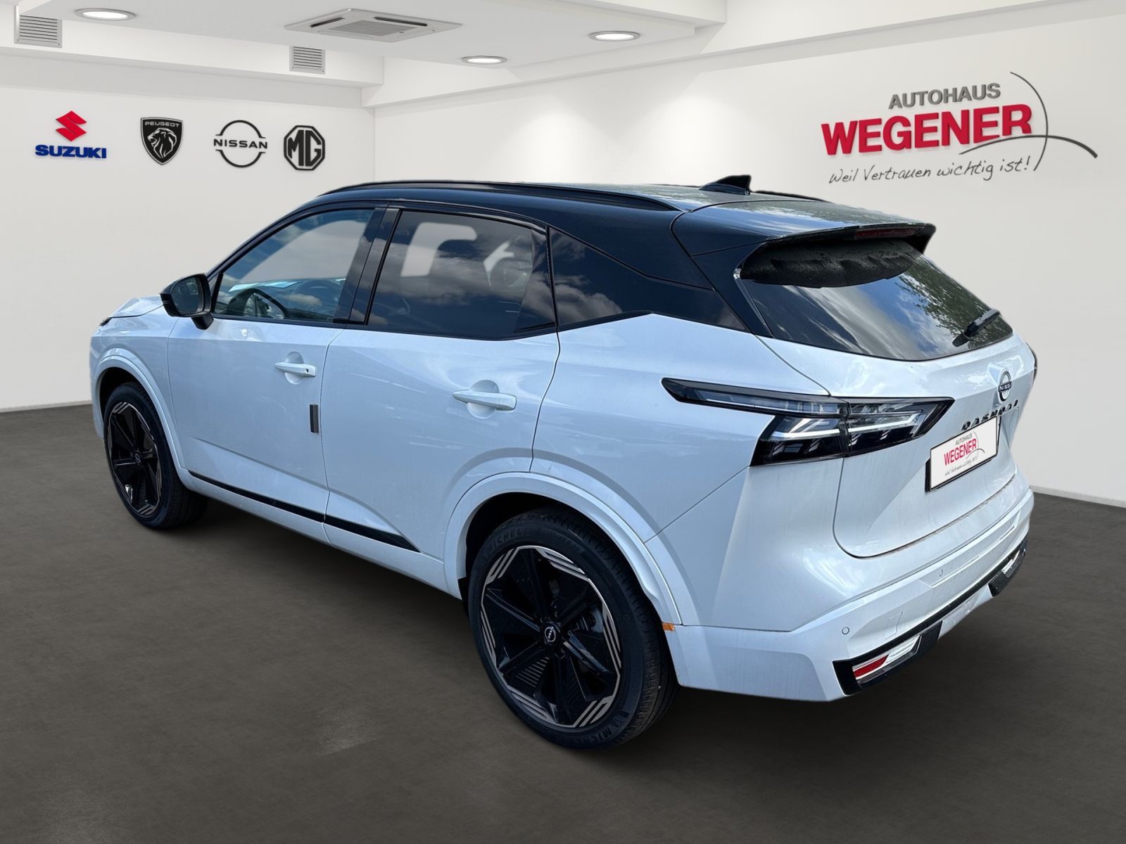 NISSAN Qashqai -Design 1.3 DIG-T MHEV 1Winter Navi 360°