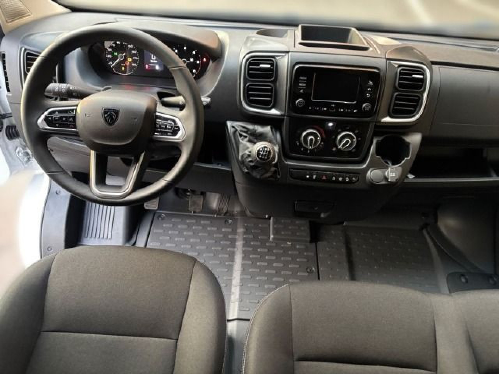 Peugeot Boxer Kastenwagen 335 L2H2 BlueHDI 140 *Kamera*