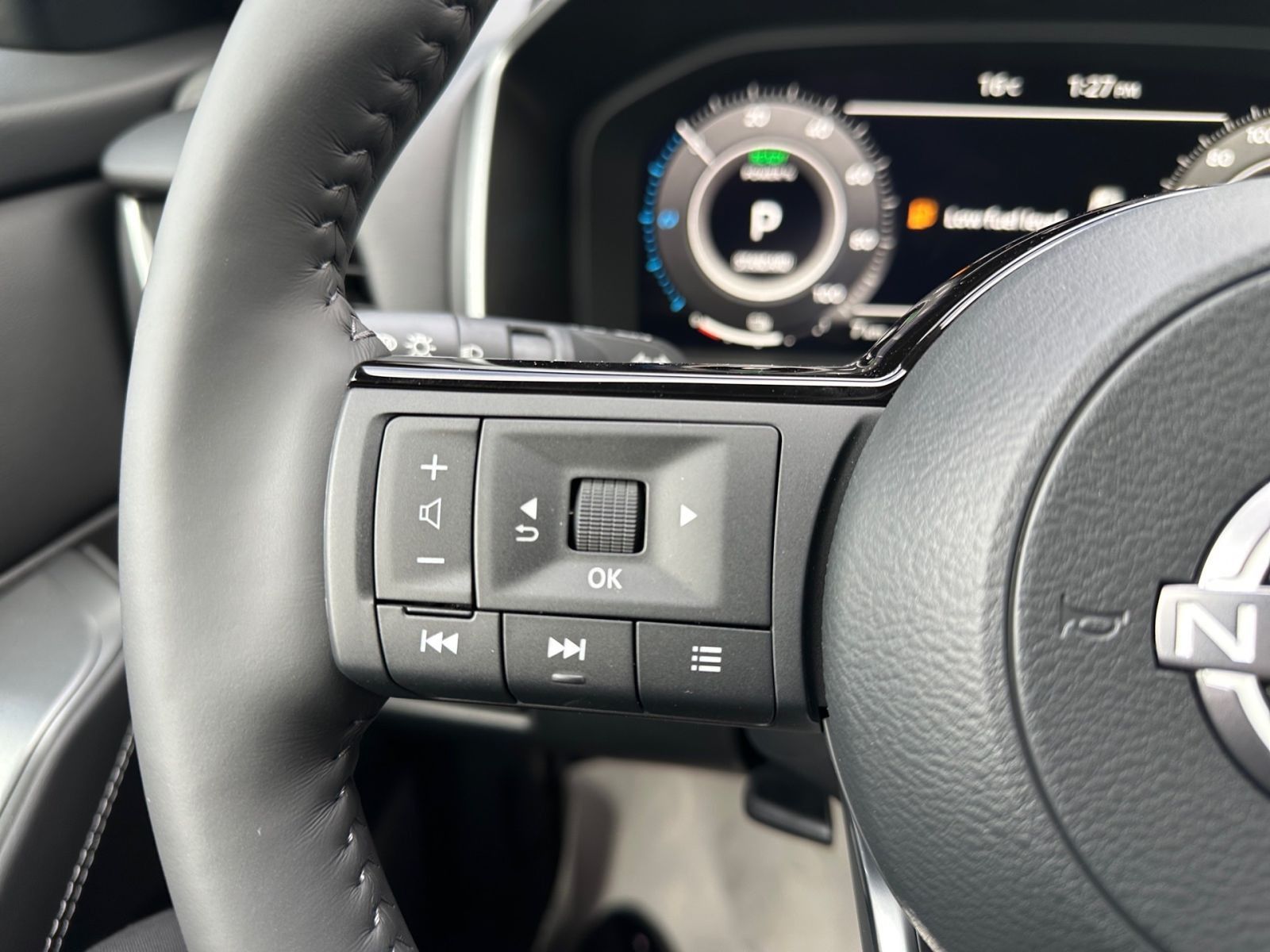 NISSAN QASHQAI TEKNA 1.5 VC-T e-POWER NAVI WINTER 360°