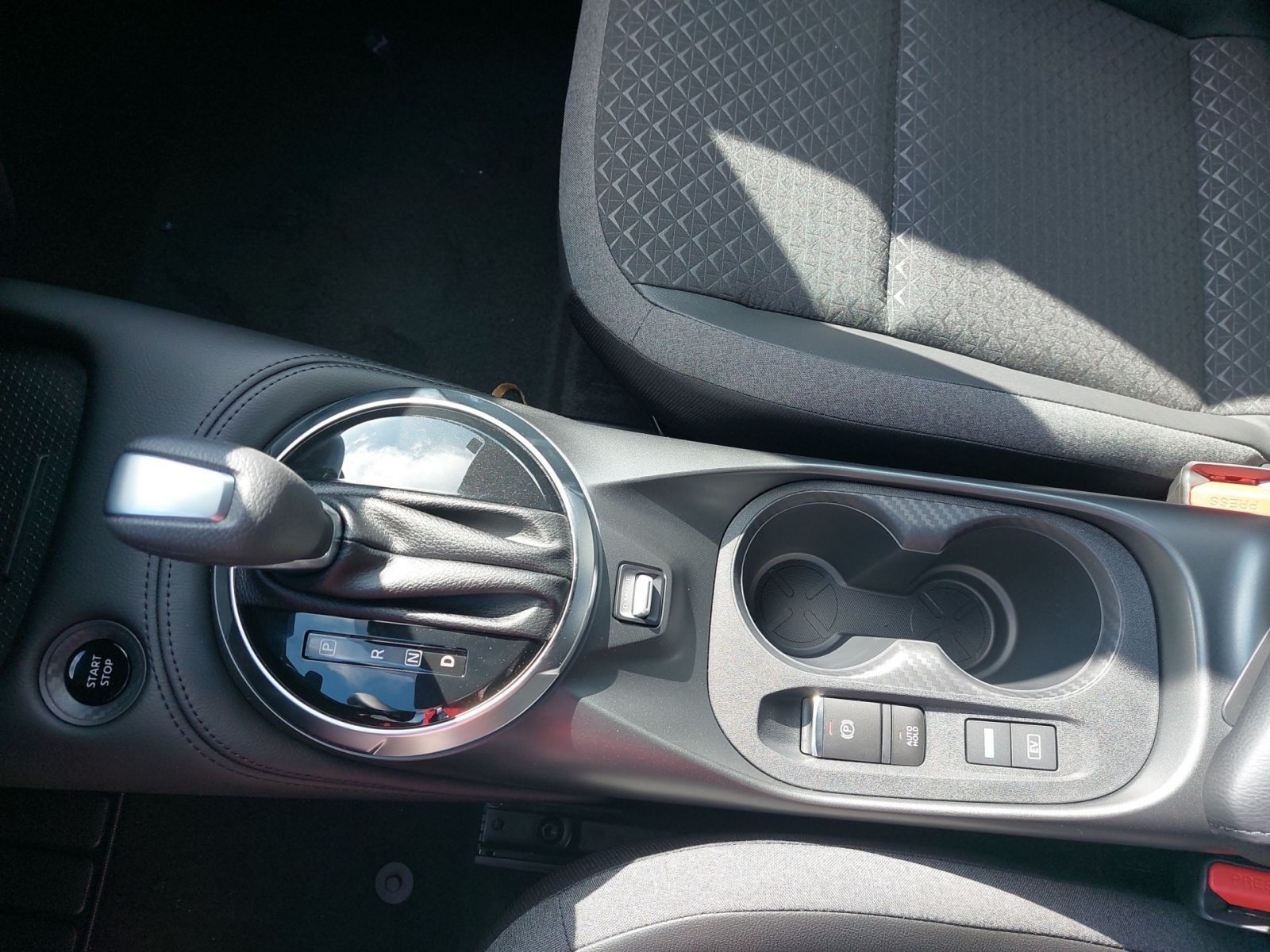 NISSAN JUKE 1.6 HYBRID N-CONNECTA  NAVI WINTER 360°