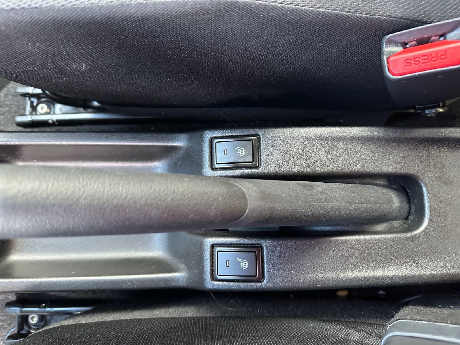 SUZUKI Swift Comfort Hybrid 1.2 MT LED NAVI KAMERA SHZ