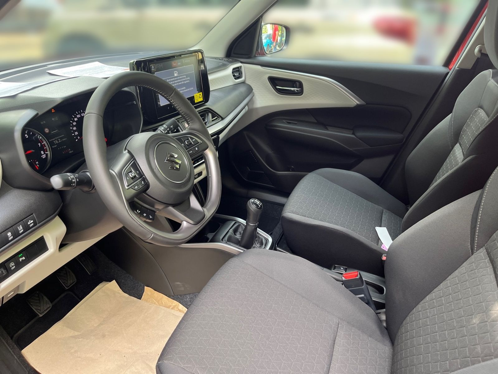 Suzuki SWIFT COMFORT+ HYBRID 61kW)