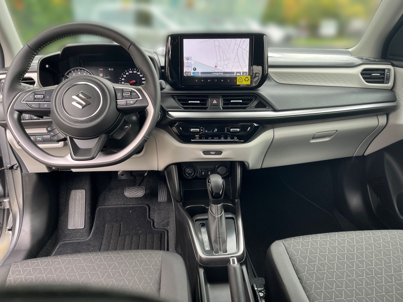 SUZUKI SWIFT COMFORT+ CVT HYBRID ACC*Navi*Kamera*PDC