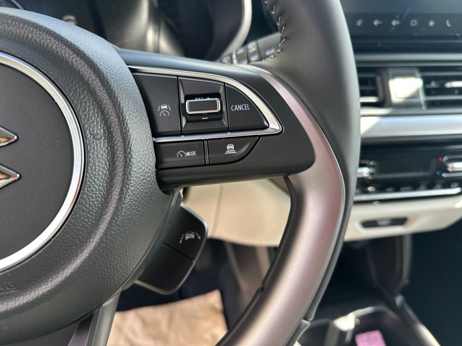 SUZUKI SWIFT COMFORT+ HYBRID ACC*Navi*Kamera*PDC